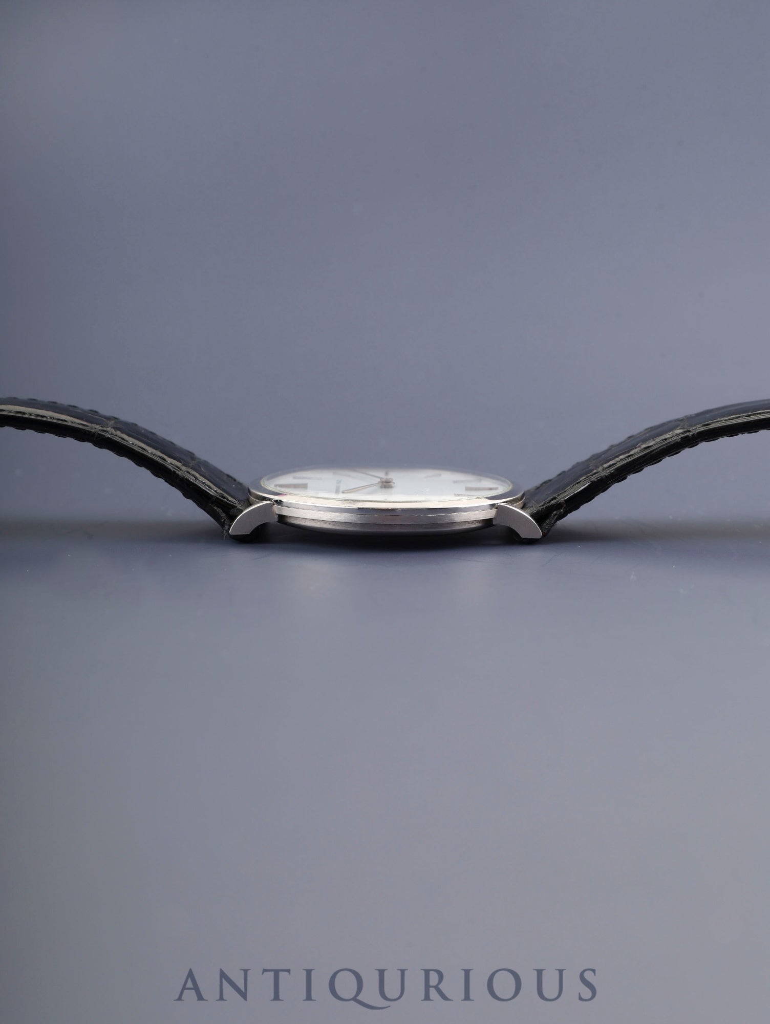 オーデマ・ピゲ エクストラフラット 手巻き Cal.K.2001/1A 750WG 純正革ベルト(使用感あり)純正尾錠(750WG)ホワイト文字盤 オーバーホール済み