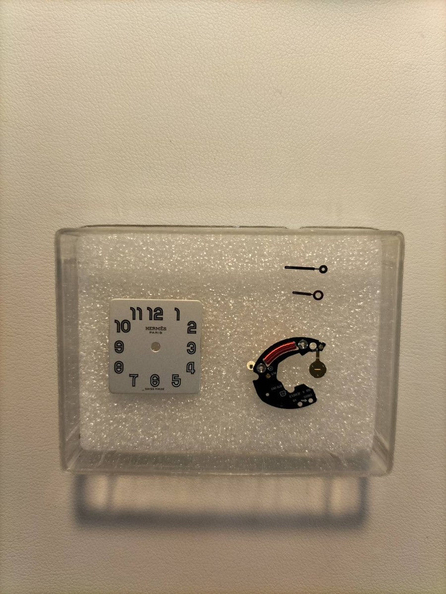 エルメス ケープコッド CC1.210 クォーツ Cal.976.001 SS 革 純正尾錠(SS) シルバー文字盤 箱 冊子 保証書(2003年)純正革ベルト(□G刻:2003年、使用感あり)オーバーホール済み