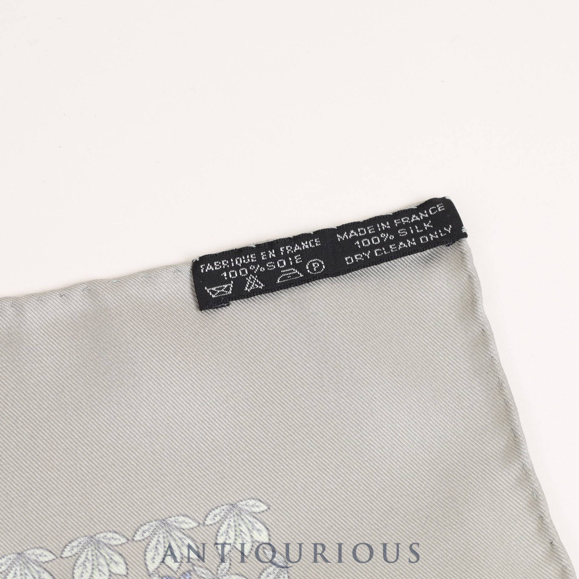 エルメス スカーフ カレ45 総柄 グレー SILK100%