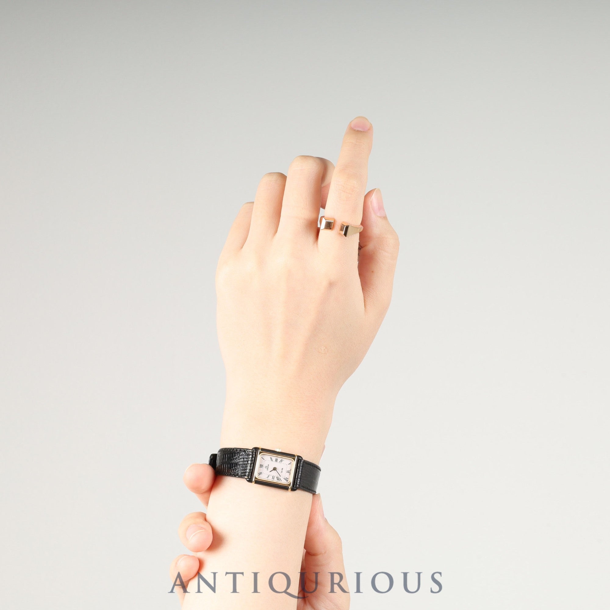 オメガ デ・ヴィル クォーツ Cal.1450 GP 純正革ベルト 純正尾錠(GP) ホワイトローマン文字盤 ケース オーバーホール済み