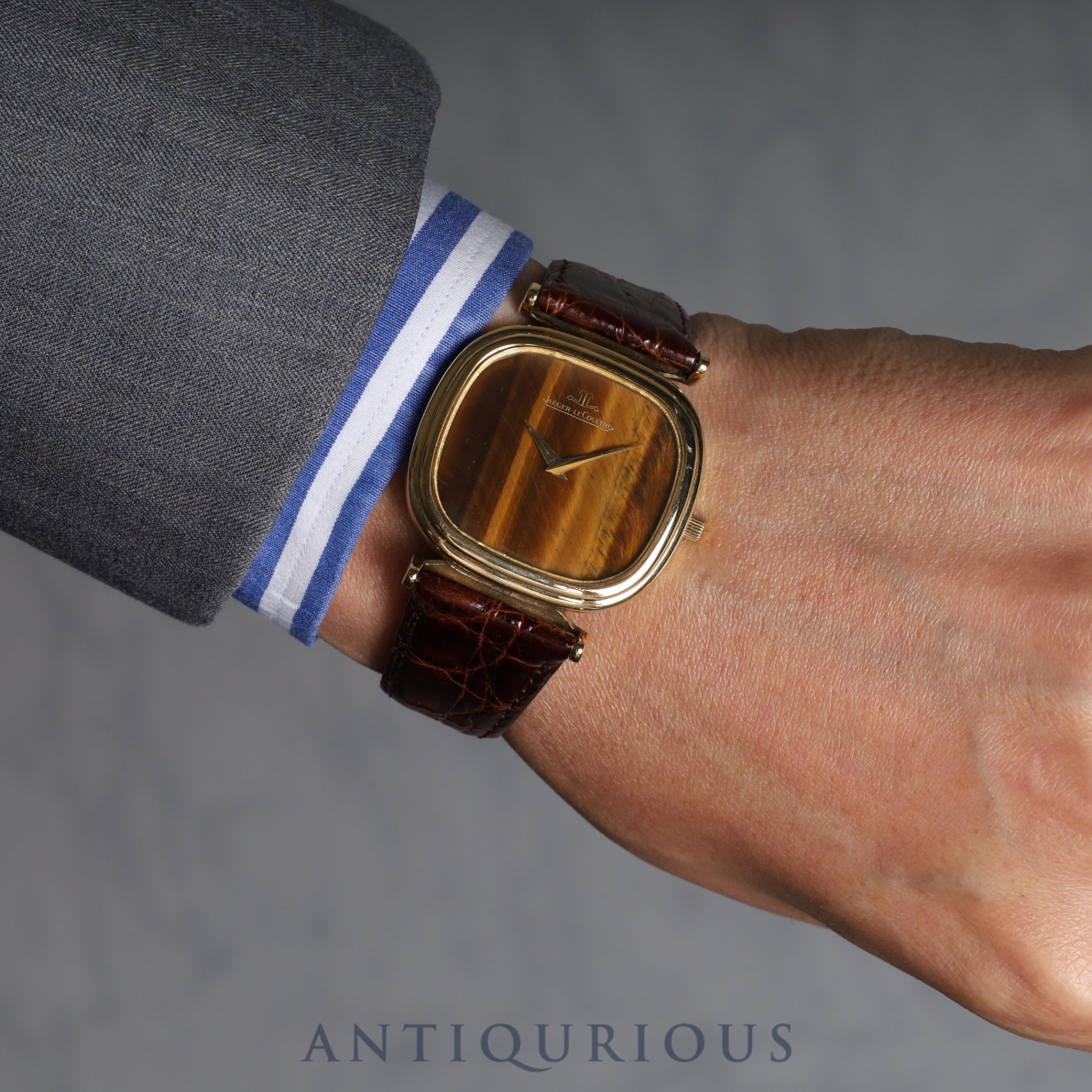 ジャガー・ルクルト クッション 9132 21 手巻き YGケース タイガーアイ文字盤