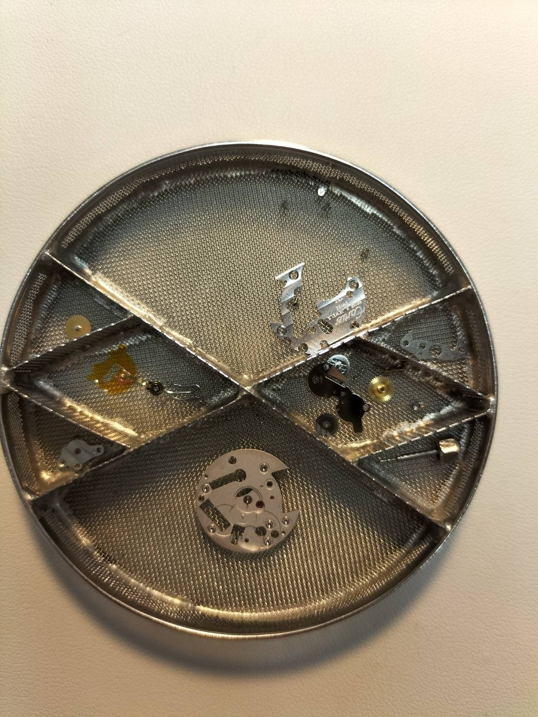 カルティエ サントス ガルベ SM W20012C4 / 1567 クォーツ Cal.157 SS/YG SS/YG ホワイトローマン文字盤 箱 冊子 取り扱い説明DVD 保証書(2009年) オーバーホール済み