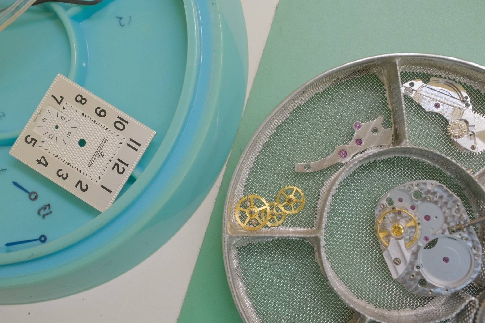 Jaeger-LeCoultre Reverso Classic Large Small Second Q3858520 / 214.8.62 Manual winding Cal.822/2 SS Leather Genuine buckle (SS) Silver dial Box Warranty (2018)