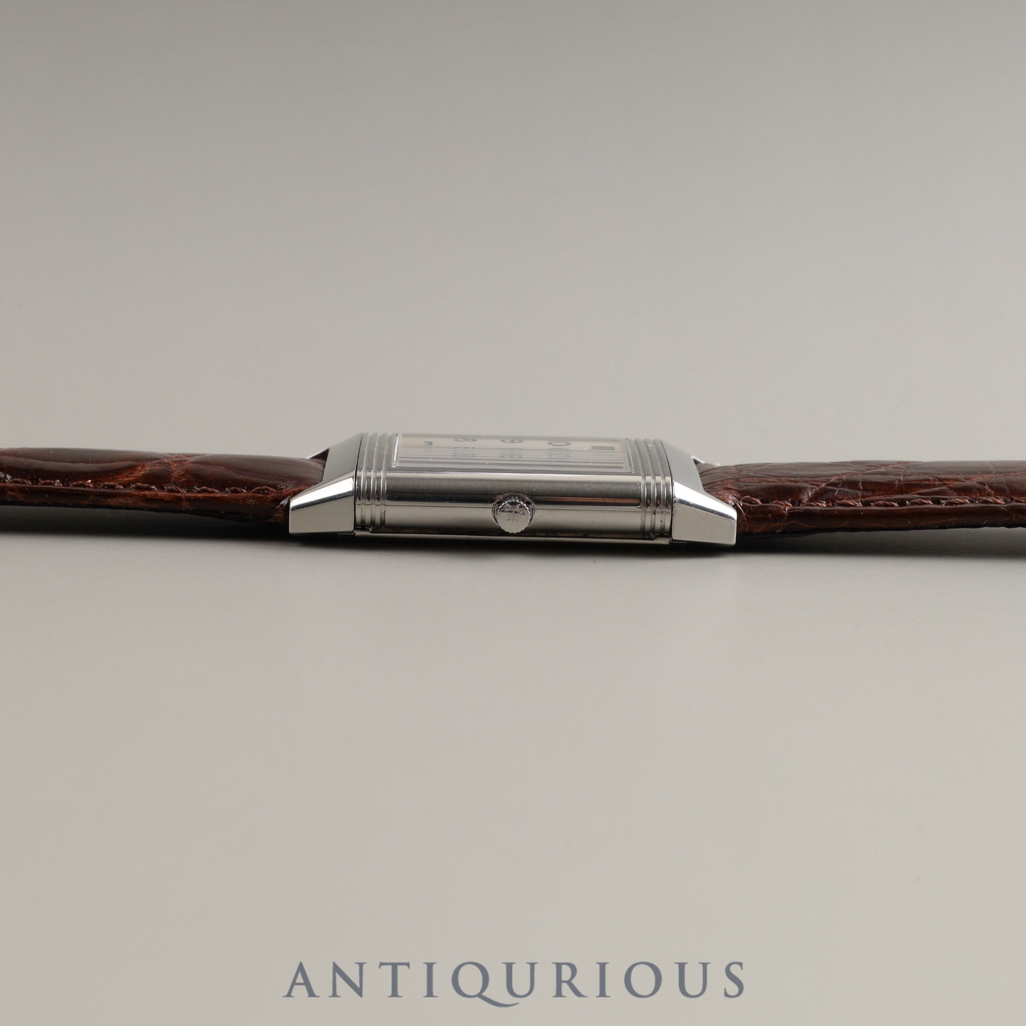 ジャガー・ルクルト レベルソクラシック 250.8.08 クォーツ Cal.608 SS 革 純正尾錠(SS)シルバー文字盤 ※裏彫りあり