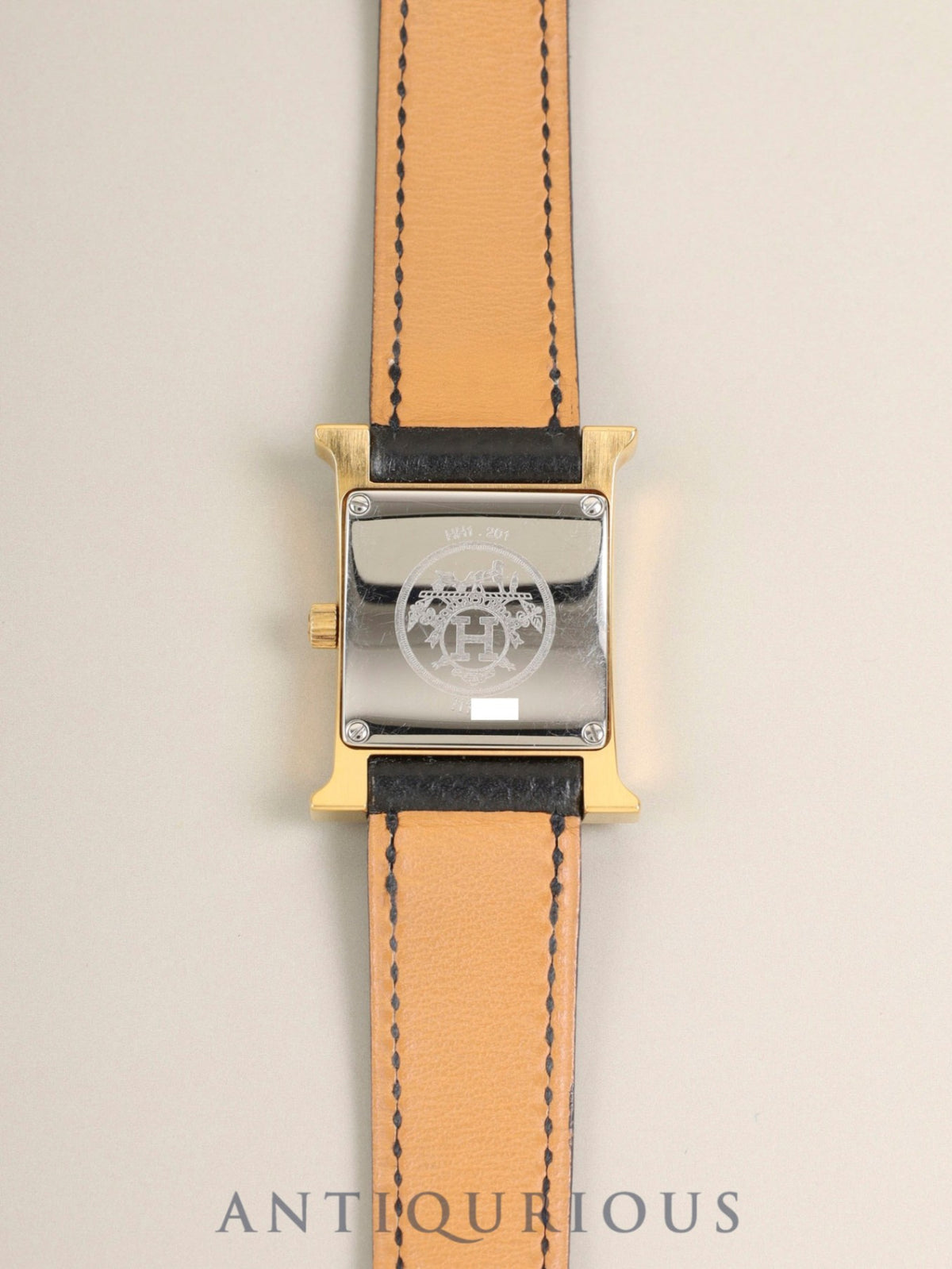 エルメス Hウォッチ HH1.210 クォーツ Cal.901.001 GP 純正レザーベルト(□A刻印:1997年) 純正ピンバックル(GP)ホワイトアラビア文字盤(SWISS MADE) 箱 保証書(1999年 / 詳細未記載) オーバーホール済み