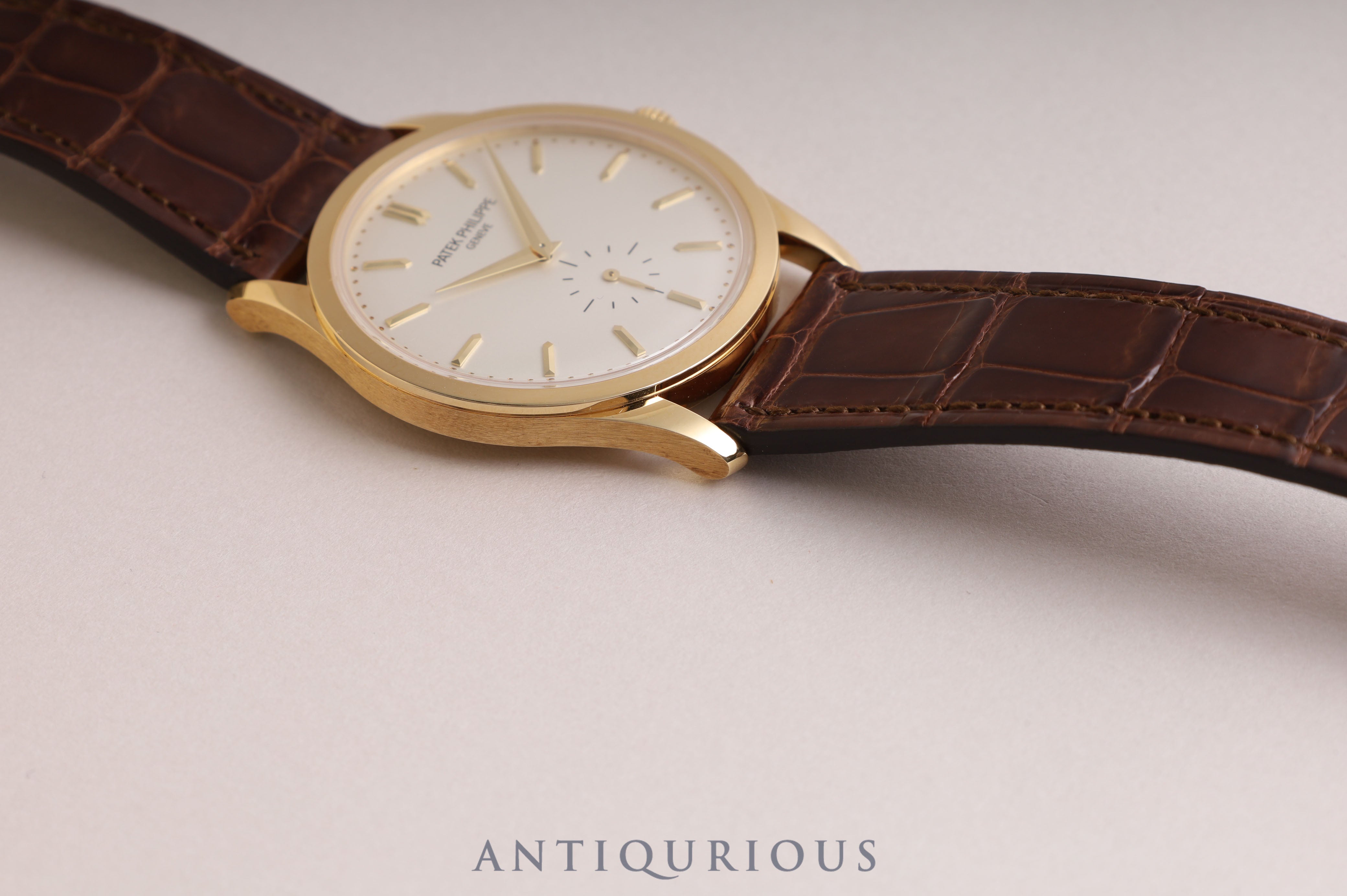 Patek Philippe Calatrava 5196J-001
