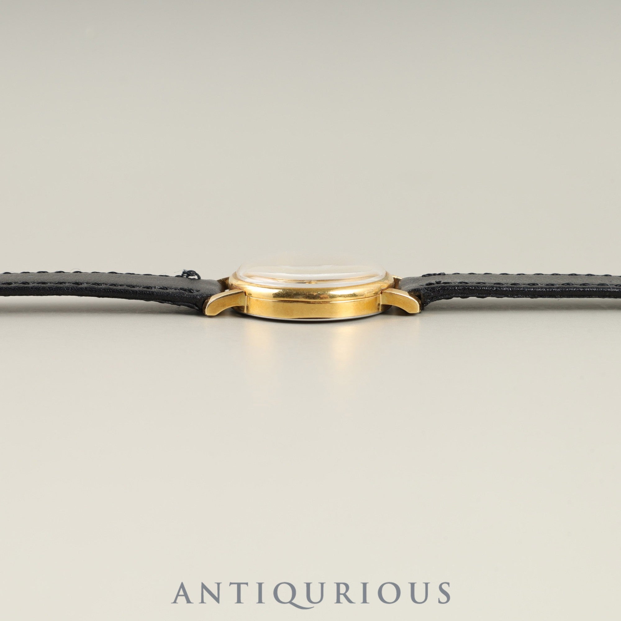 ユニバーサル・ジュネーブ ラウンド 542605 手巻き GP 革 社外尾錠(GP)シャンパン文字盤 オーバーホール済み