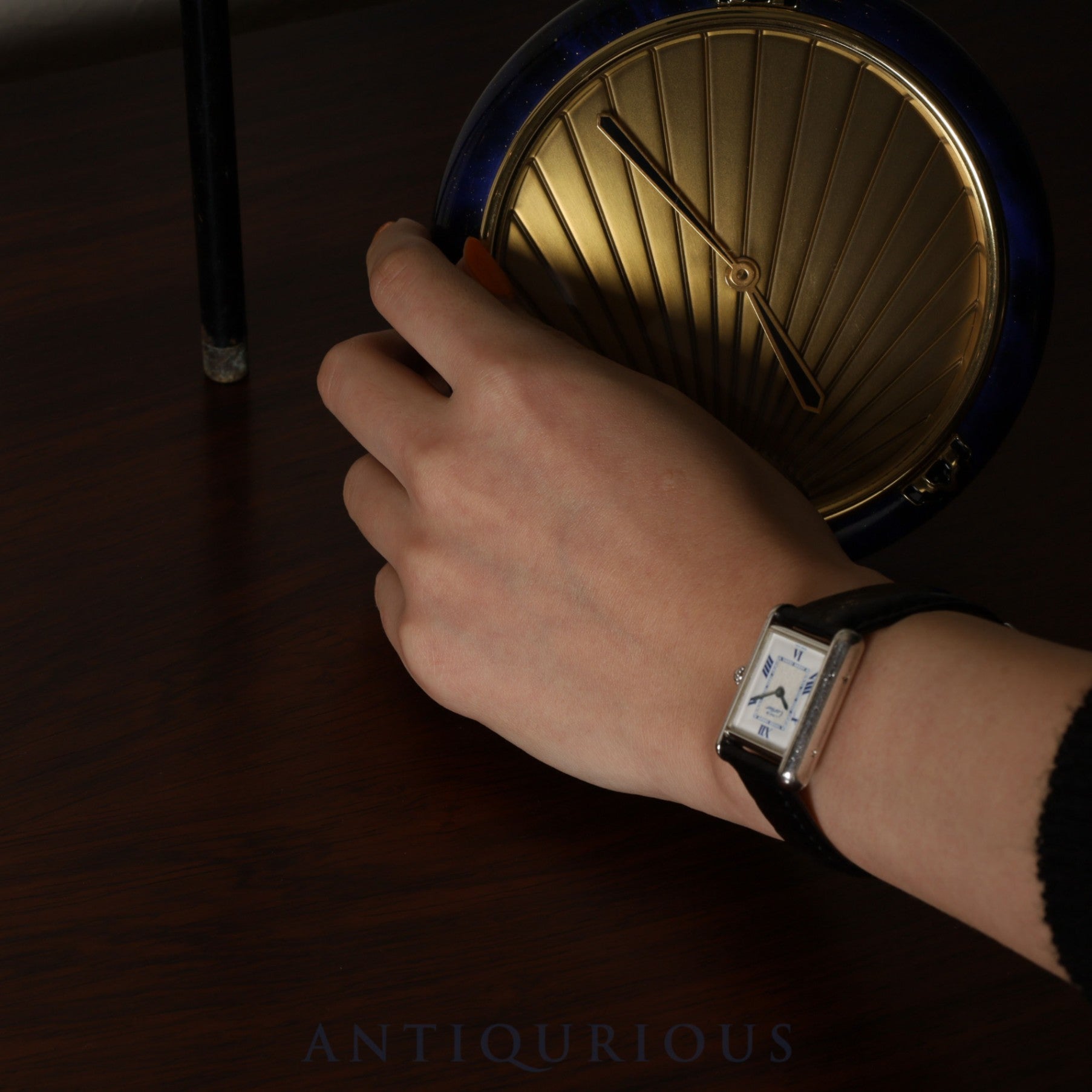 Cartier Must Tank MM W1014054 / 2416 Quartz Caliber 057 SV925 Leather Strap with Genuine D-Clasp (Stainless Steel) White Roman Dial (SWISS MADE) Overhauled