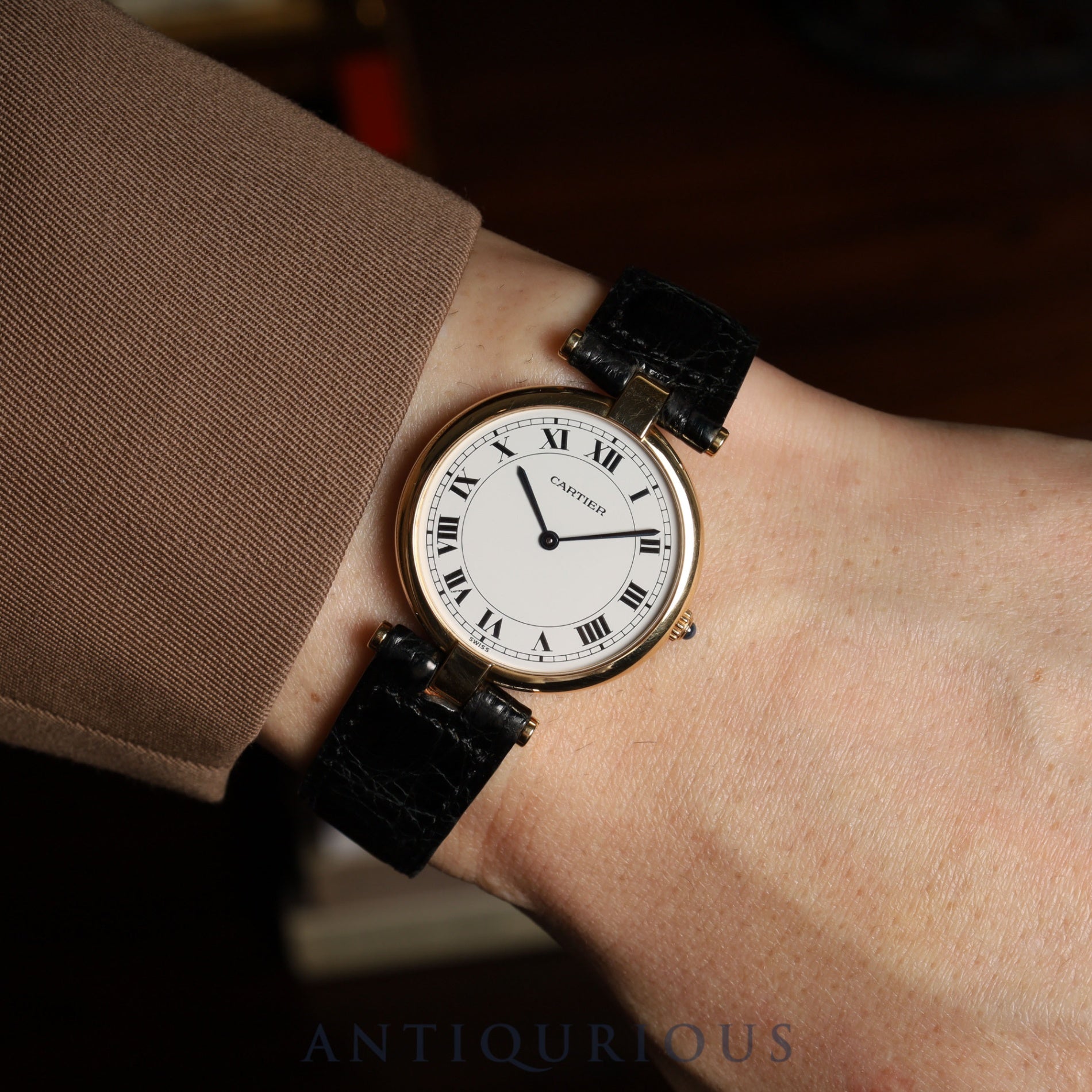 Cartier Vendôme VLC LM 881001 Quartz Cal.-750 with genuine leather strap and genuine buckle (GP). White Roman dial, 30mm. Boxed and overhauled.