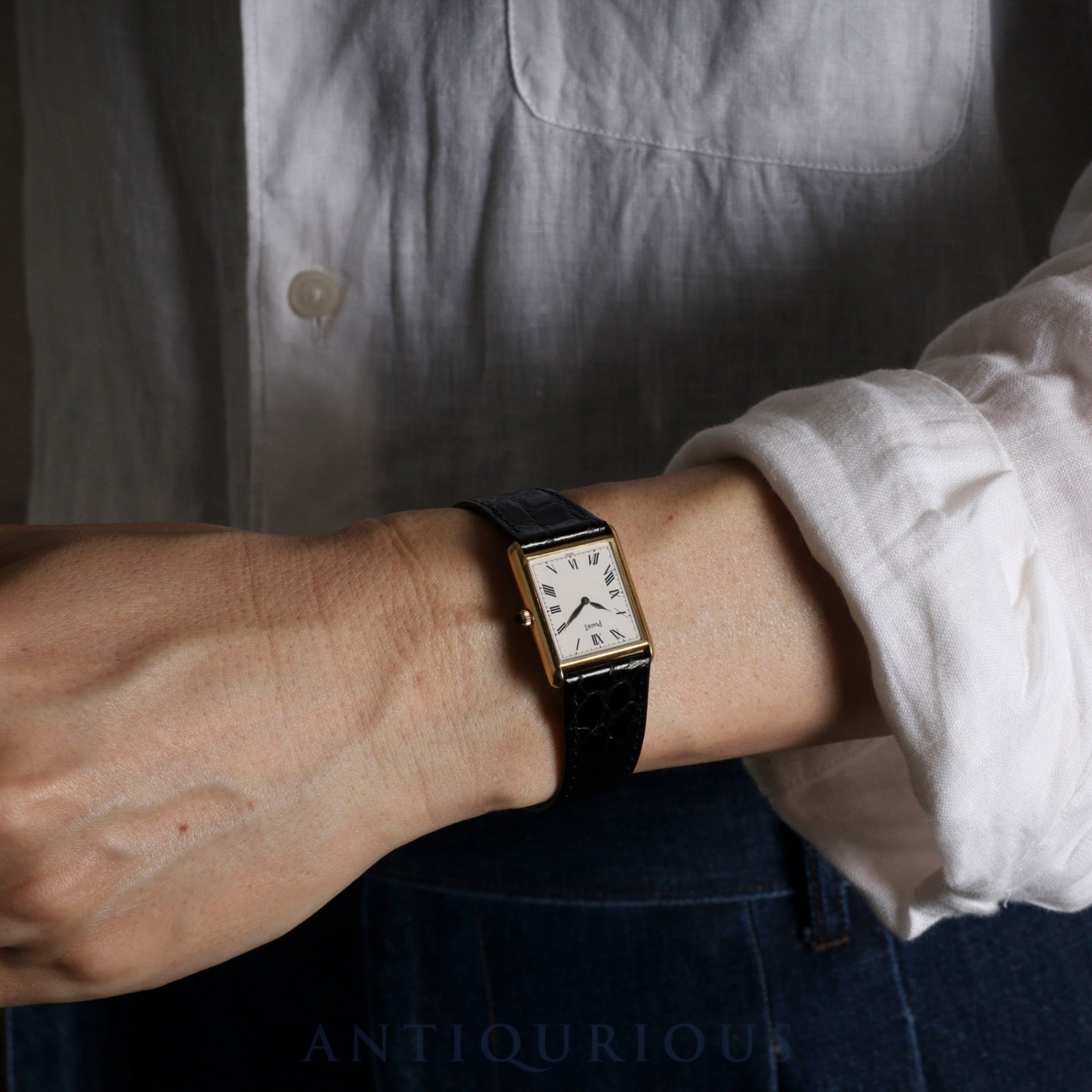 Piaget Rectangular 9287 Manual Winding Caliber 9P2 750 Leather Strap with Genuine Buckle (750) White Roman Dial Overhauled