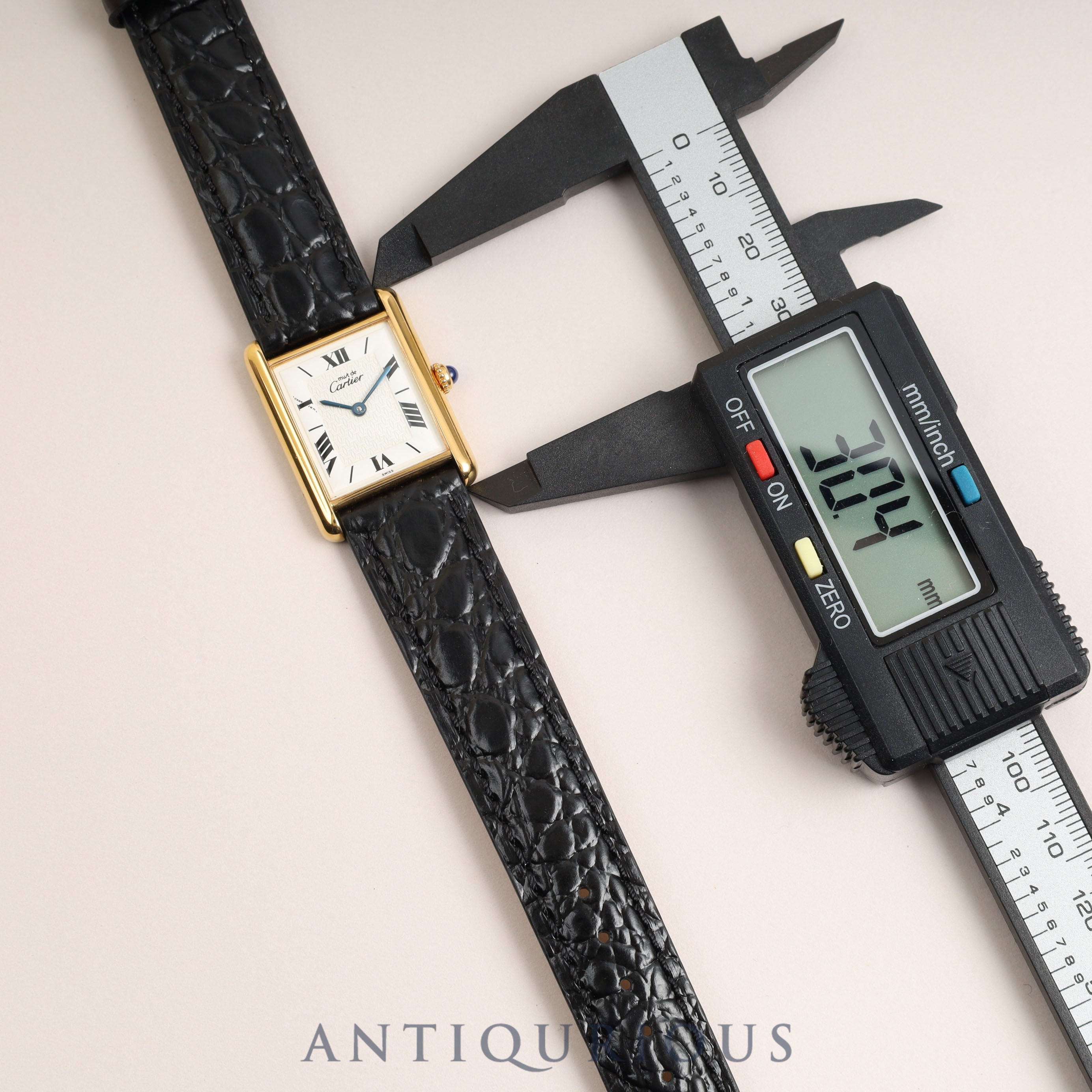 カルティエ マストタンク LM QZ ホワイト飛びローマ&2C文字盤