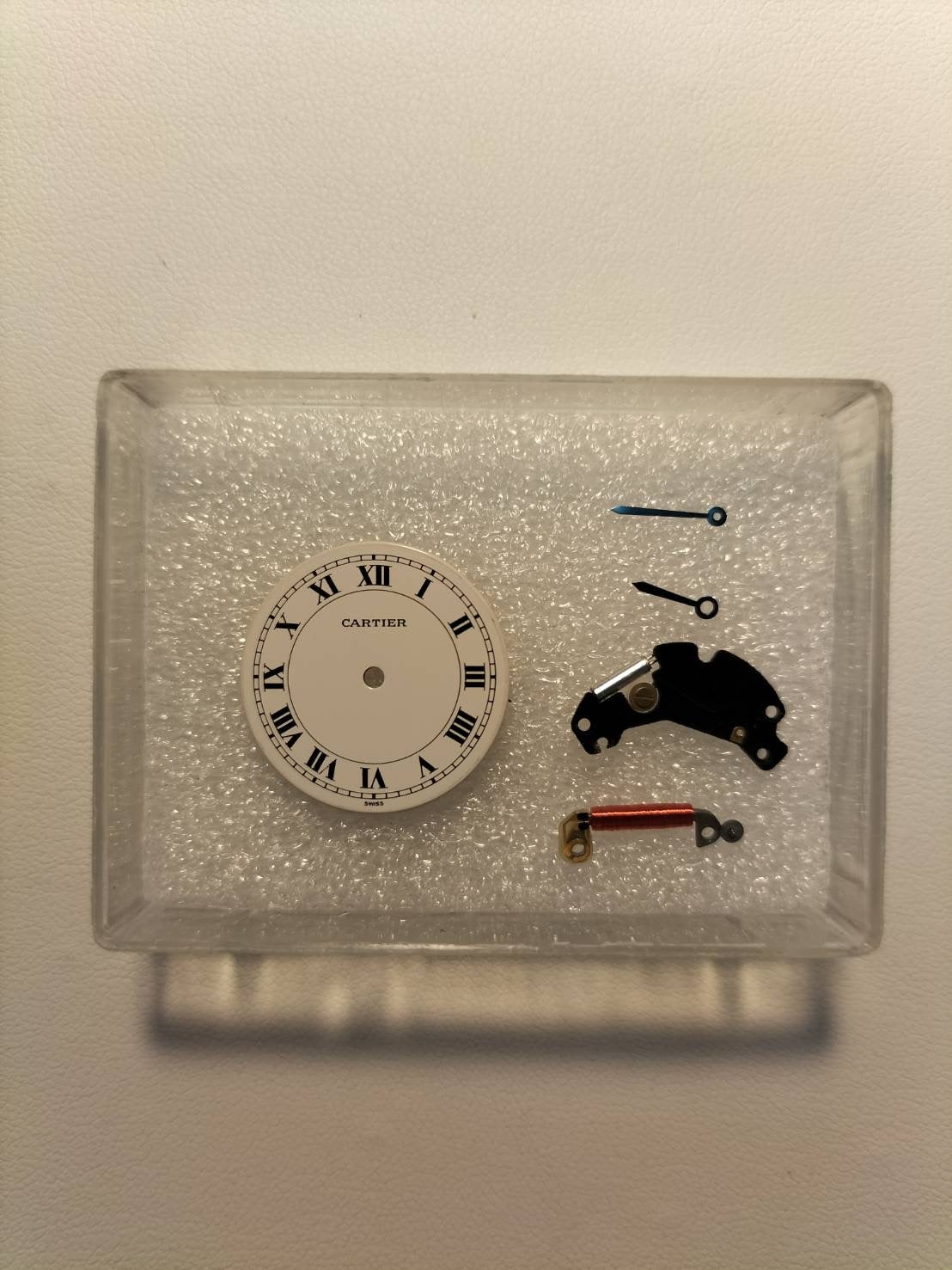 カルティエ ヴァンドーム VLC SM トリニティ 81004 クォーツ Cal.81 750 革 純正尾錠(GP) ホワイトローマン文字盤 箱 オーバーホール済み