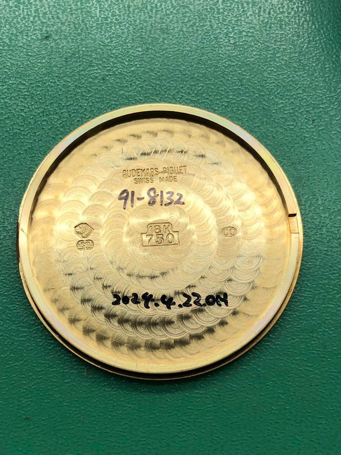 オーデマ・ピゲ エクストラフラット 手巻き Cal.2080 YG 革 純正尾錠 ゴールド文字盤 1990年代