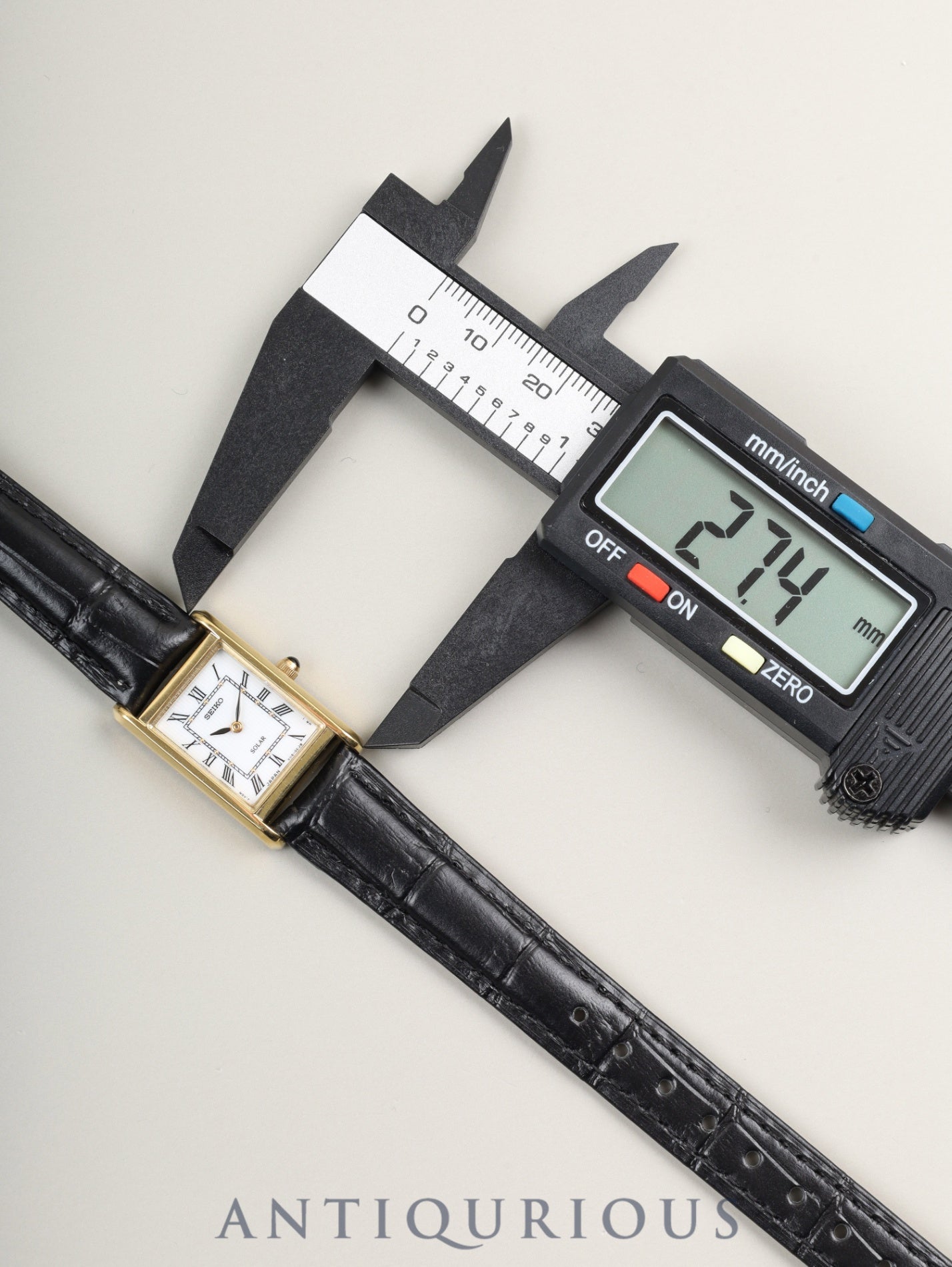 セイコー SUP250P/V115-0BD0 北米限定逆輸入モデル ソーラー GP/SS 革 純正尾錠(GP)ホワイトローマン文字盤 オーバーホール済み