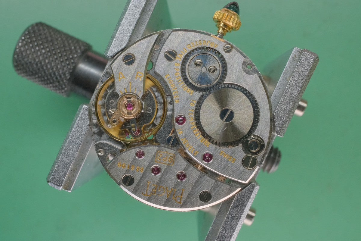 ピアジェ オーバル 9822 手巻き Cal.9P2 750 革 純正尾錠(750) ゴールドローマン文字盤 オーバーホール済み