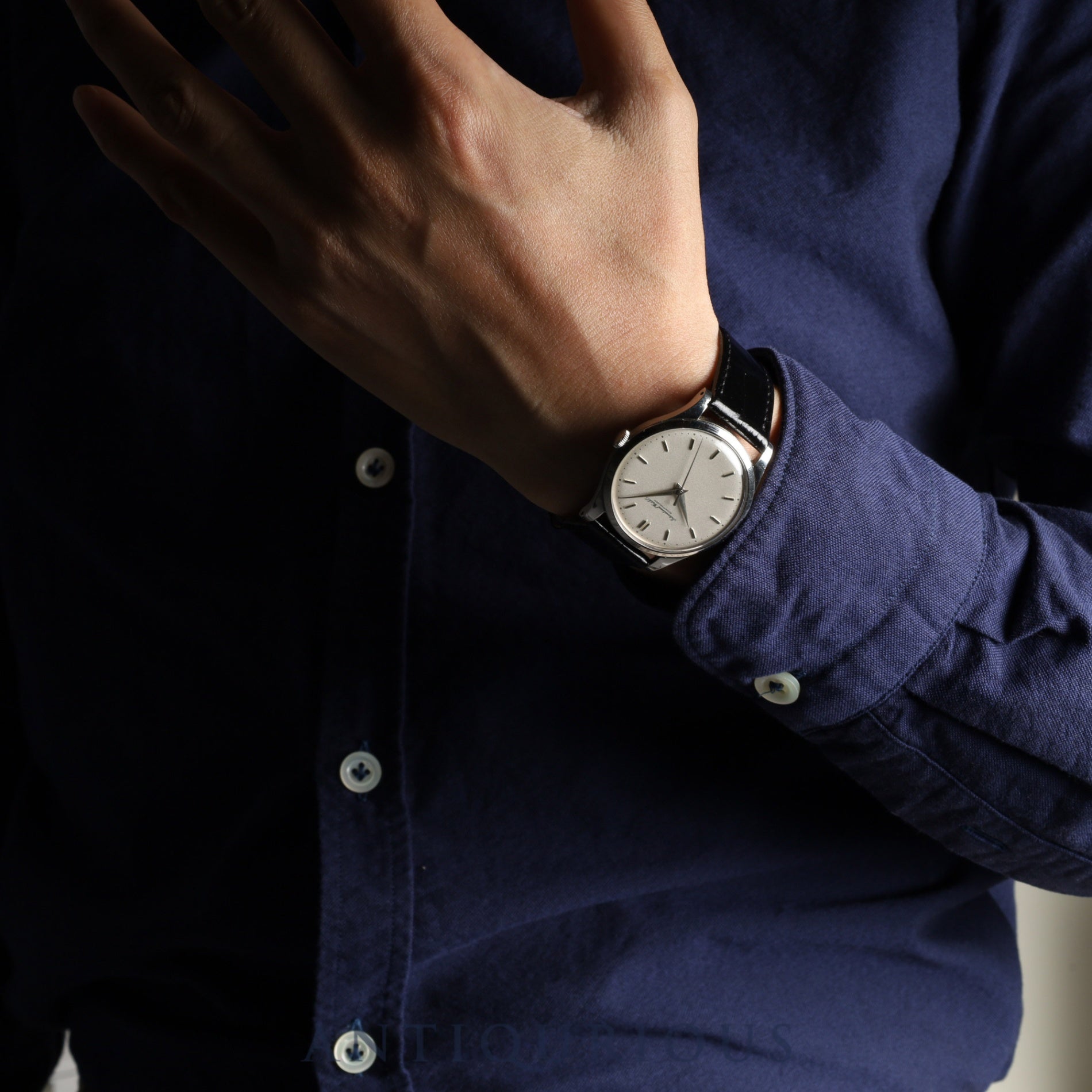 IWC オールドインター 手巻き Cal.C.89 SS 革 純正尾錠(SS) シルバー文字盤 オーバーホール済み アイダブリュシー