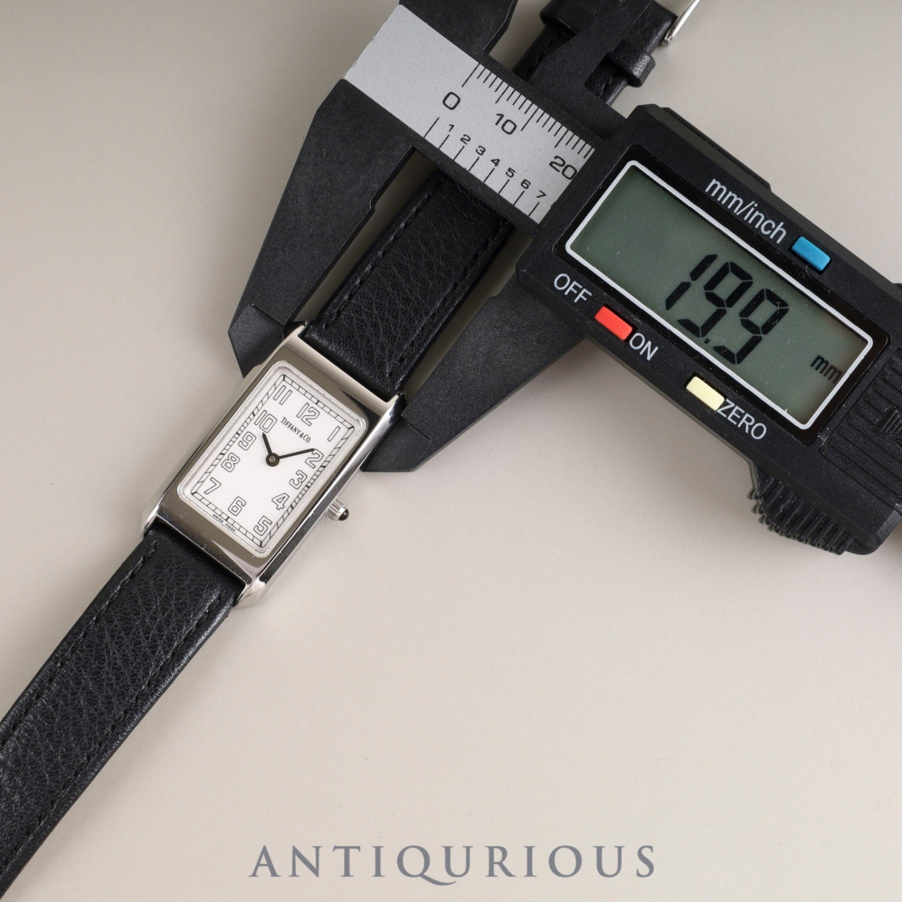 ティファニー クラシックスクエア レクタンギュラ― 525.1027 クォーツ Cal.901.001 SS 純正革ベルト 純正尾錠(SS) ホワイトアラビア文字盤 箱 オーバーホール済み