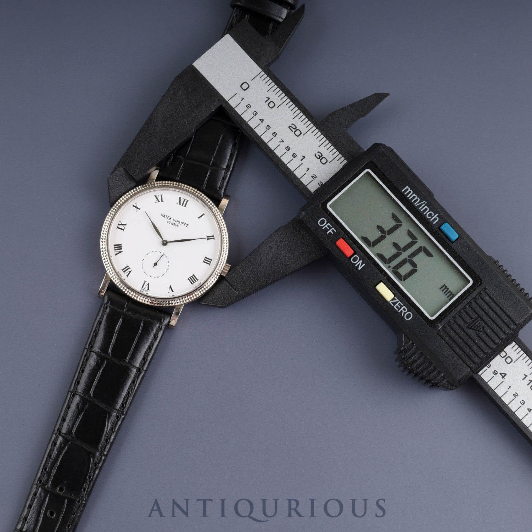 パテック・フィリップ カラトラバ 3919G-001 手巻き Cal.215 750 革 純正尾錠(750) ホワイトローマン文字盤 箱 ケース(劣化) アーカイヴ(2017年発行/1992年購入品)修理明細(個人名記載あり)純正ベルト付き(使用感あり) オーバーホール済み