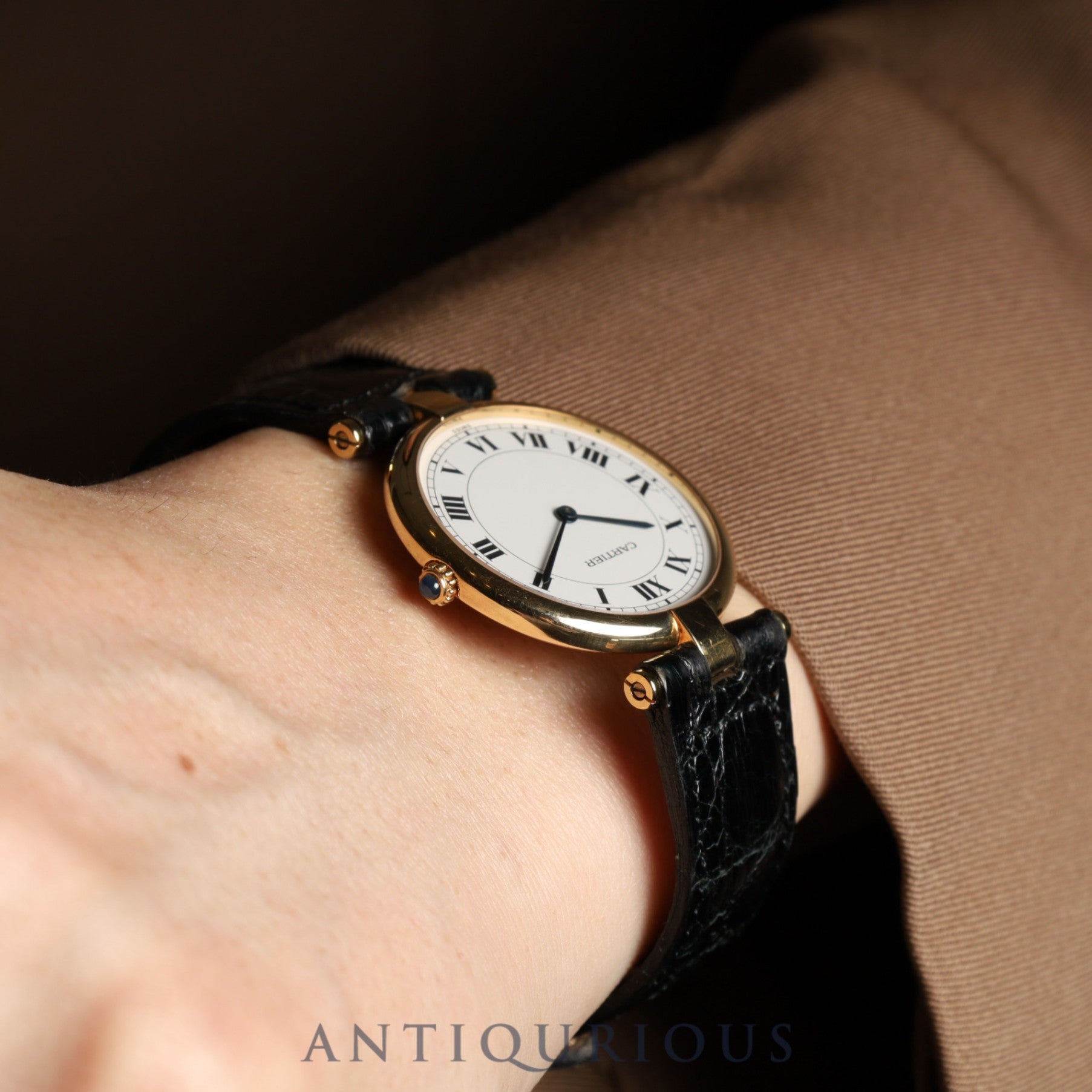 Cartier Vendôme VLC LM 881001 Quartz Cal.-750 with genuine leather strap and genuine buckle (GP). White Roman dial, 30mm. Boxed and overhauled.