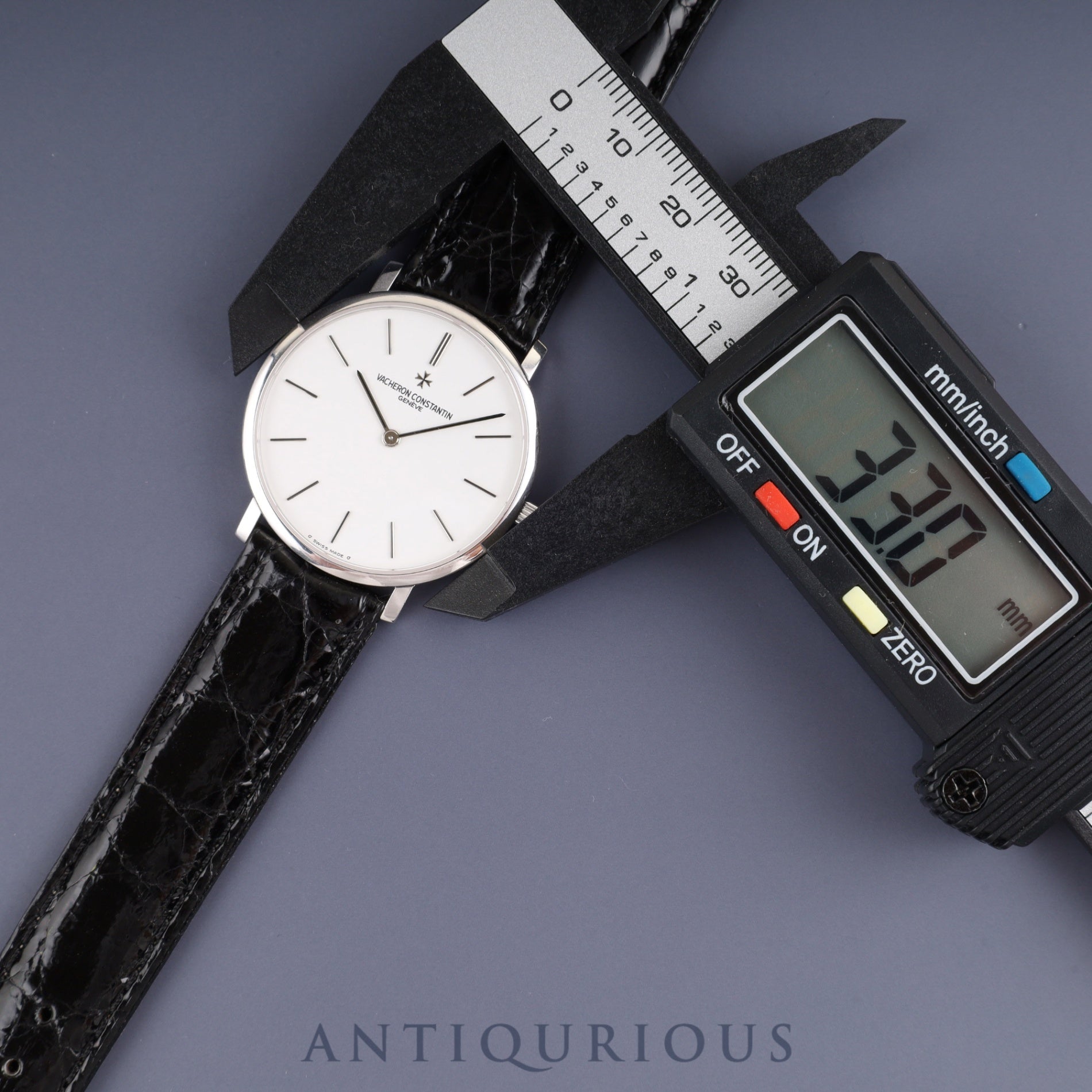 ヴァシュロン・コンスタンタン エッセンシャル 31160 / 000G 手巻き Cal.1132.2 750WG 革 純正尾錠(750WG) ホワイト文字盤 箱 ケース 冊子 保証書(2002年) オーバーホール済み