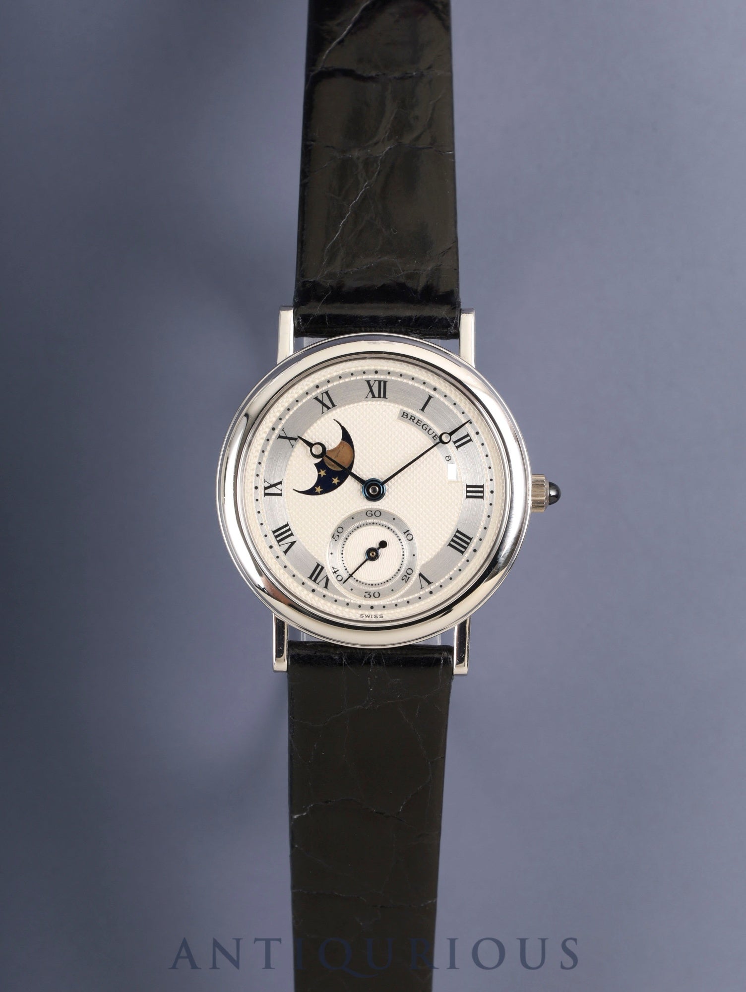 Breguet Crackle Moonphase 3280BB, manual winding, Cal. 818/4, 750WG, leather strap, original pin buckle (750WG), silver Roman numeral dial, box, recently overhauled.