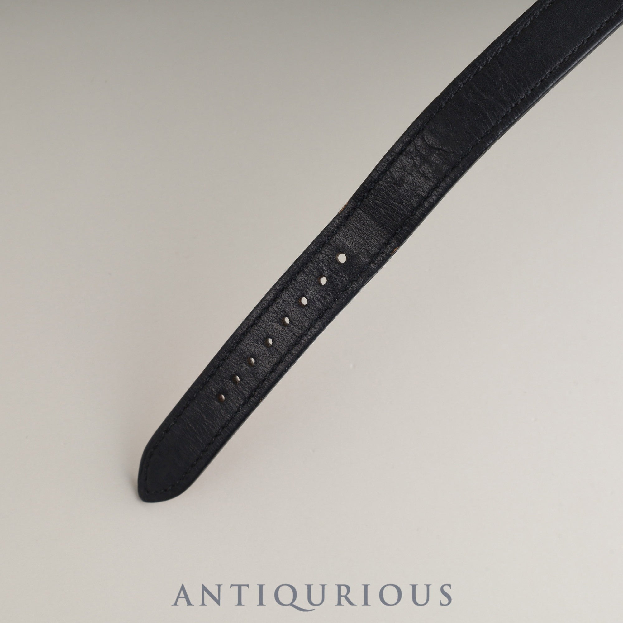 Hermès Cape Cod CC1.210 Quartz Caliber 976.001 Stainless Steel Watch with Genuine Leather Strap (E Stamp: 2001) and Genuine Stainless Steel Buckle. Gray Arabic Dial. Overhauled.