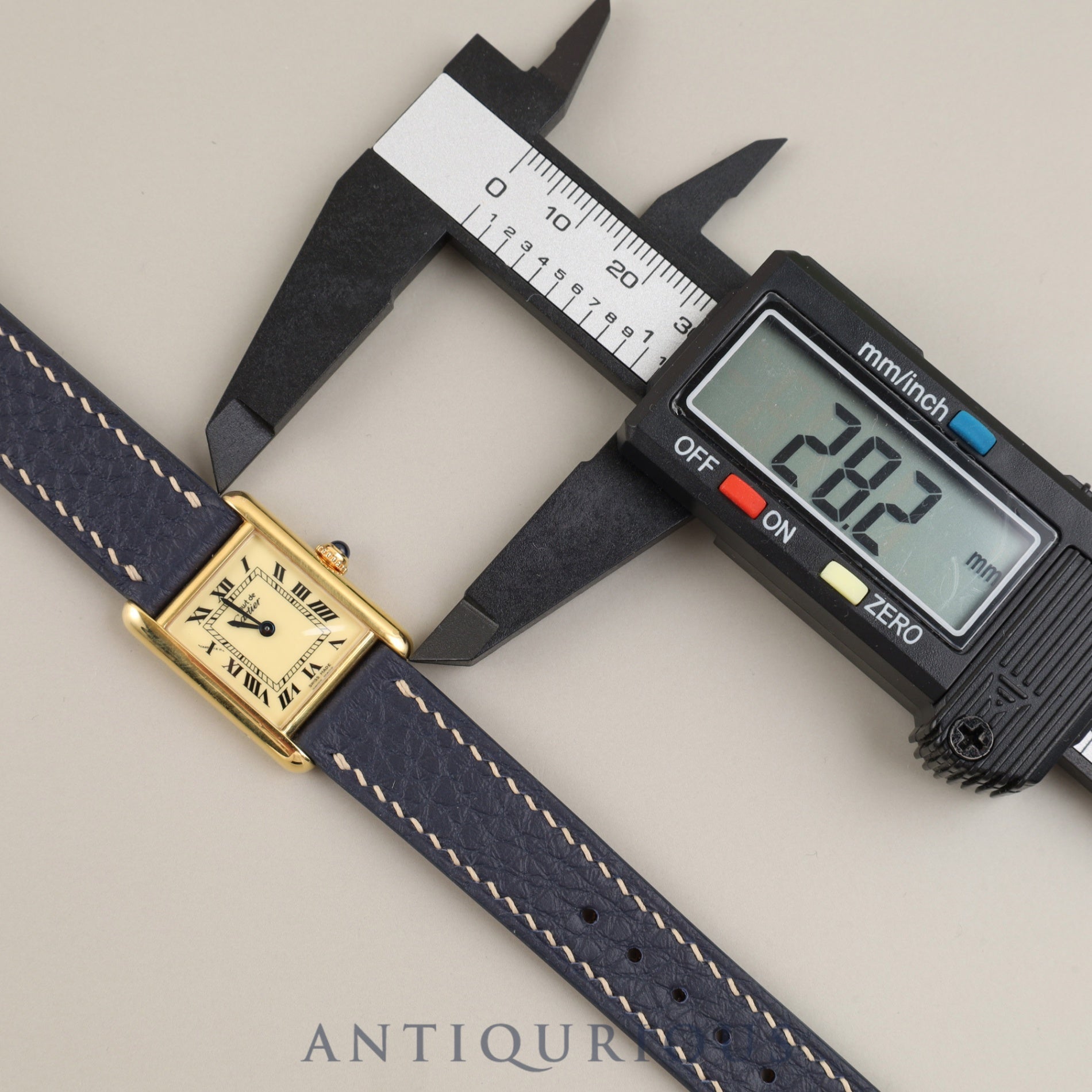 カルティエ マストタンク SM 5057001 クォーツ Cal.- SV925 革 純正尾錠(GP)アイボリーローマン文字盤 カルティエブティックにてコンプリートサービス(フルメンテナンス)済み 新品仕上げ済み