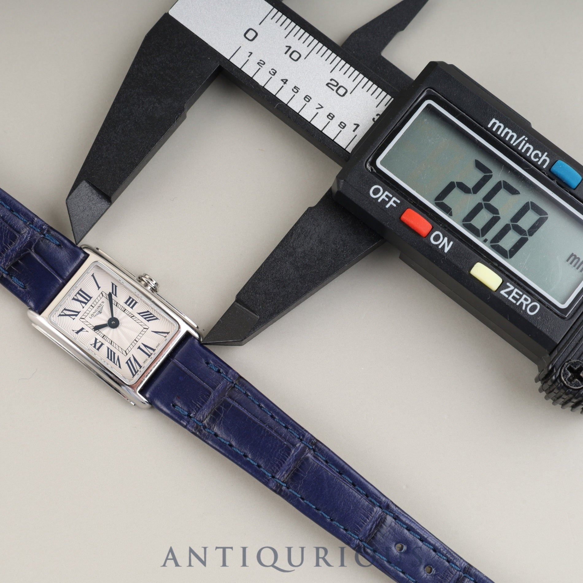 ロンジン ドルチェヴィータ L5.258.4 クォーツ Cal.L963.2 SS 純正革ベルト 純正尾錠(SS)シルバー文字盤 箱(汚れあり)国際保証書(2017年)説明書 純正革ベルト×2本 オーバーホール済み