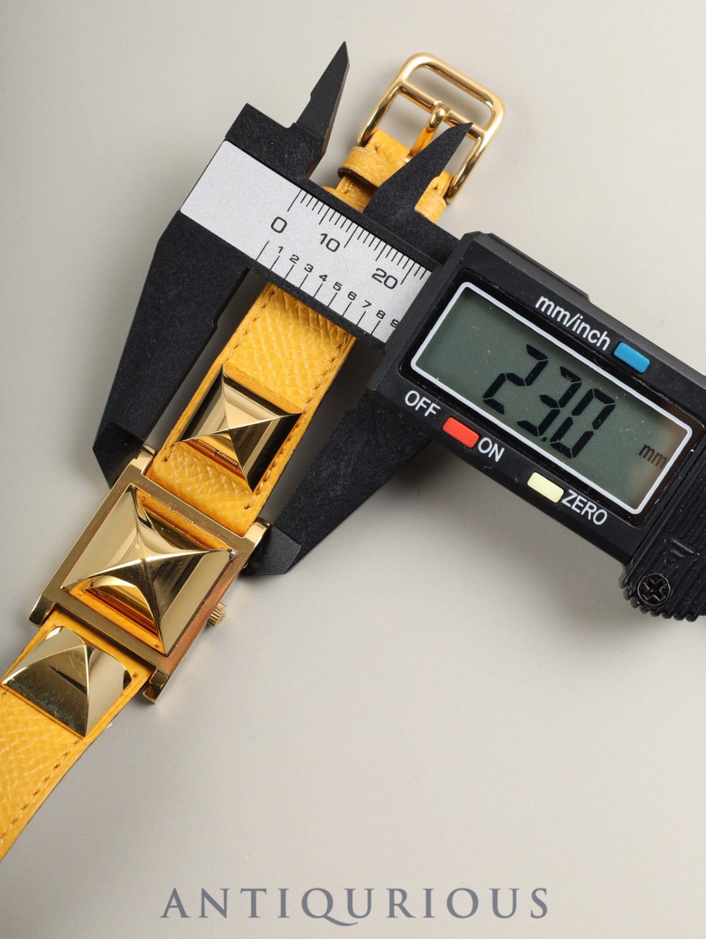 エルメス メドール 11.01 クォーツ Cal.ETA976.001 GP 純正革ベルト(◯Y刻印:1995年 / 使用感あり) 純正ピンバックル(GP)ホワイト文字盤 オーバーホール済み