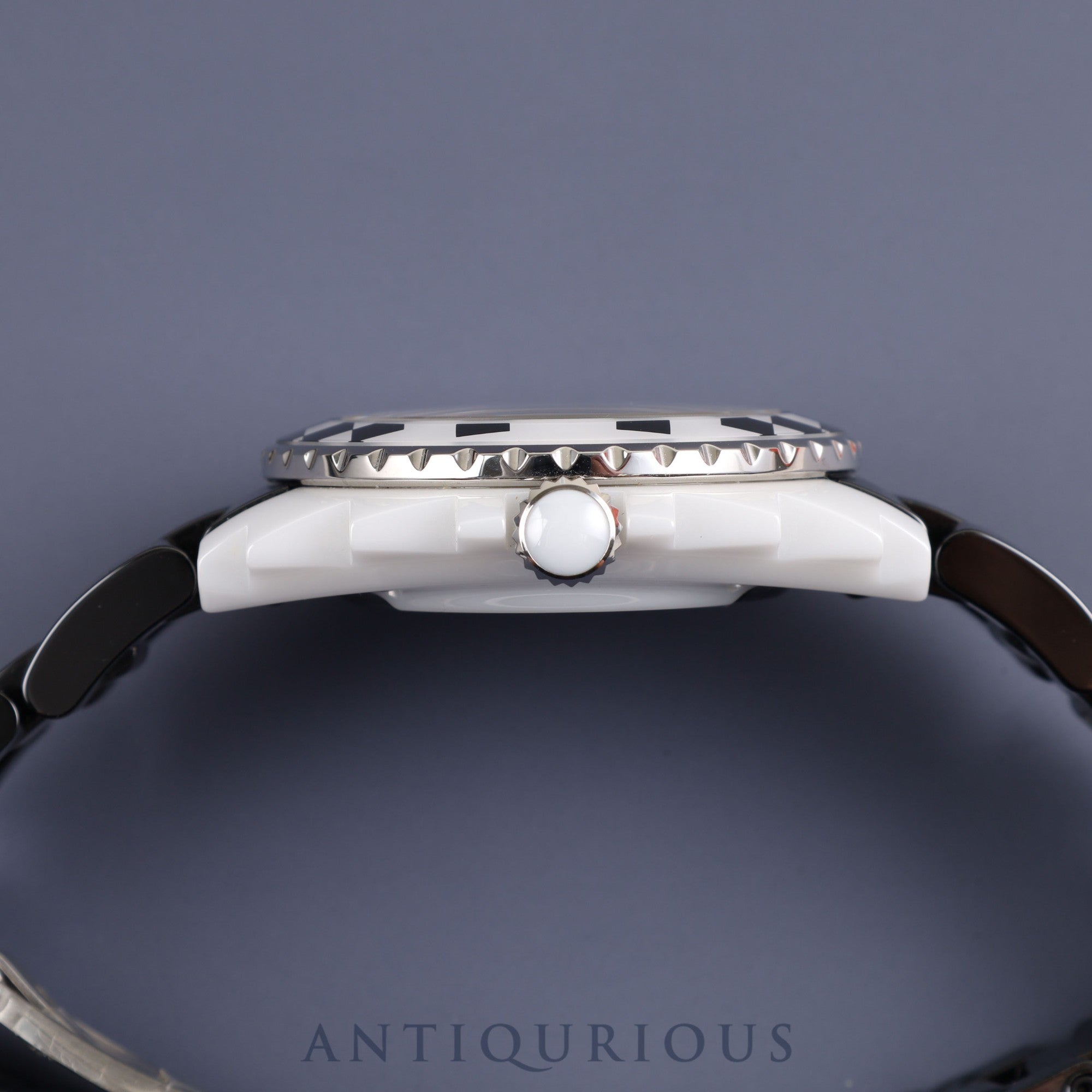 シャネル J12 サイバネティック H7988 自動巻き Cal12.1 CE SS ブラック×ホワイト文字盤 箱 保証書(2023年)※未使用品