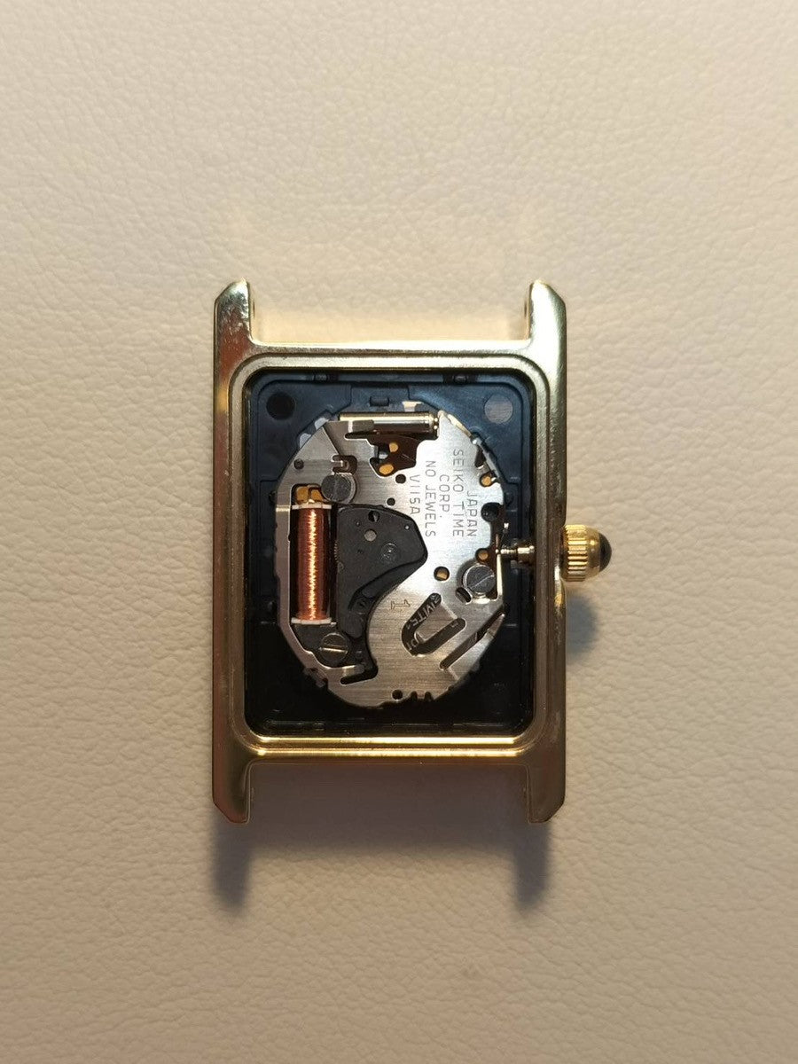 セイコー SUP250P/V115-0BD0 北米限定逆輸入モデル ソーラー GP/SS 革 純正尾錠(GP)ホワイトローマン文字盤 オーバーホール済み