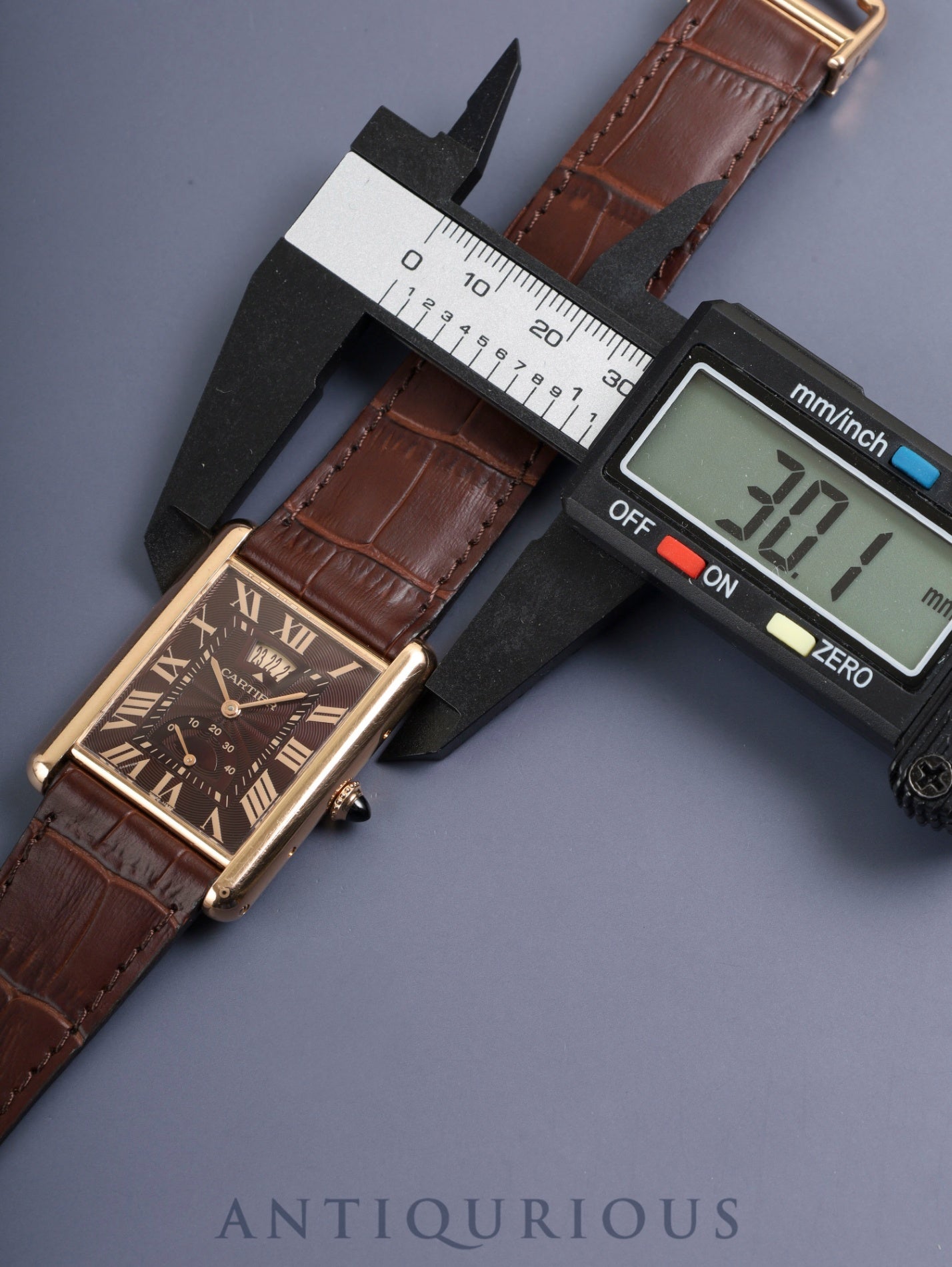 カルティエ タンクルイカルティエ XL マニュアルデイト W1560002/ 3185 手巻き Cal.9753MC 750PG 純正Dバックル(750PG) ギョーシェブラウンローマン文字盤 純正レザーベルト オーバーホール済み