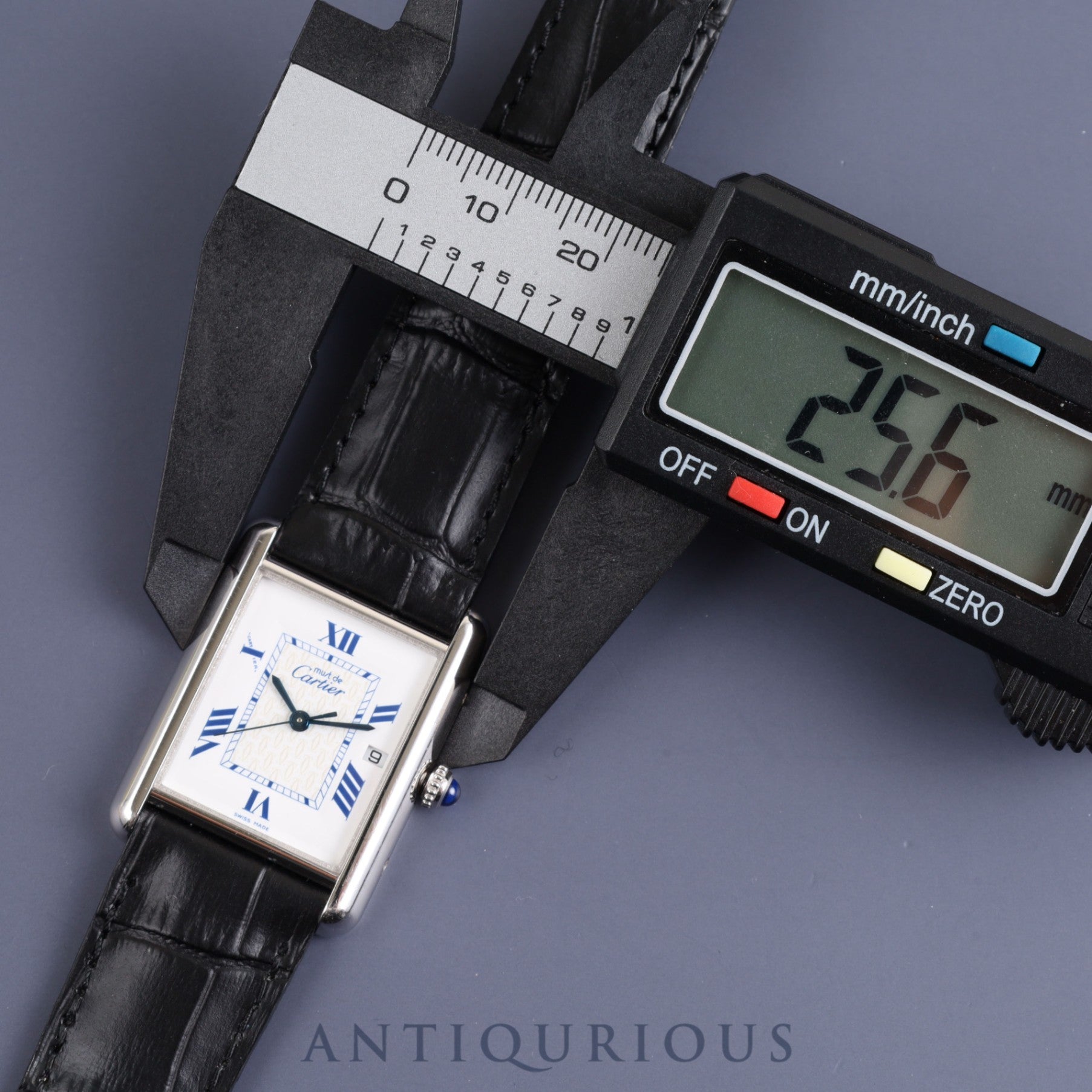 カルティエ マストタンク GM(XL)W1014154 / 2414 クォーツ Cal.687 925 革 純正Dバックル 飛びローマン文字盤 箱 保証書(2004年) オーバーホール済み カルティエブティックネジ取り付け