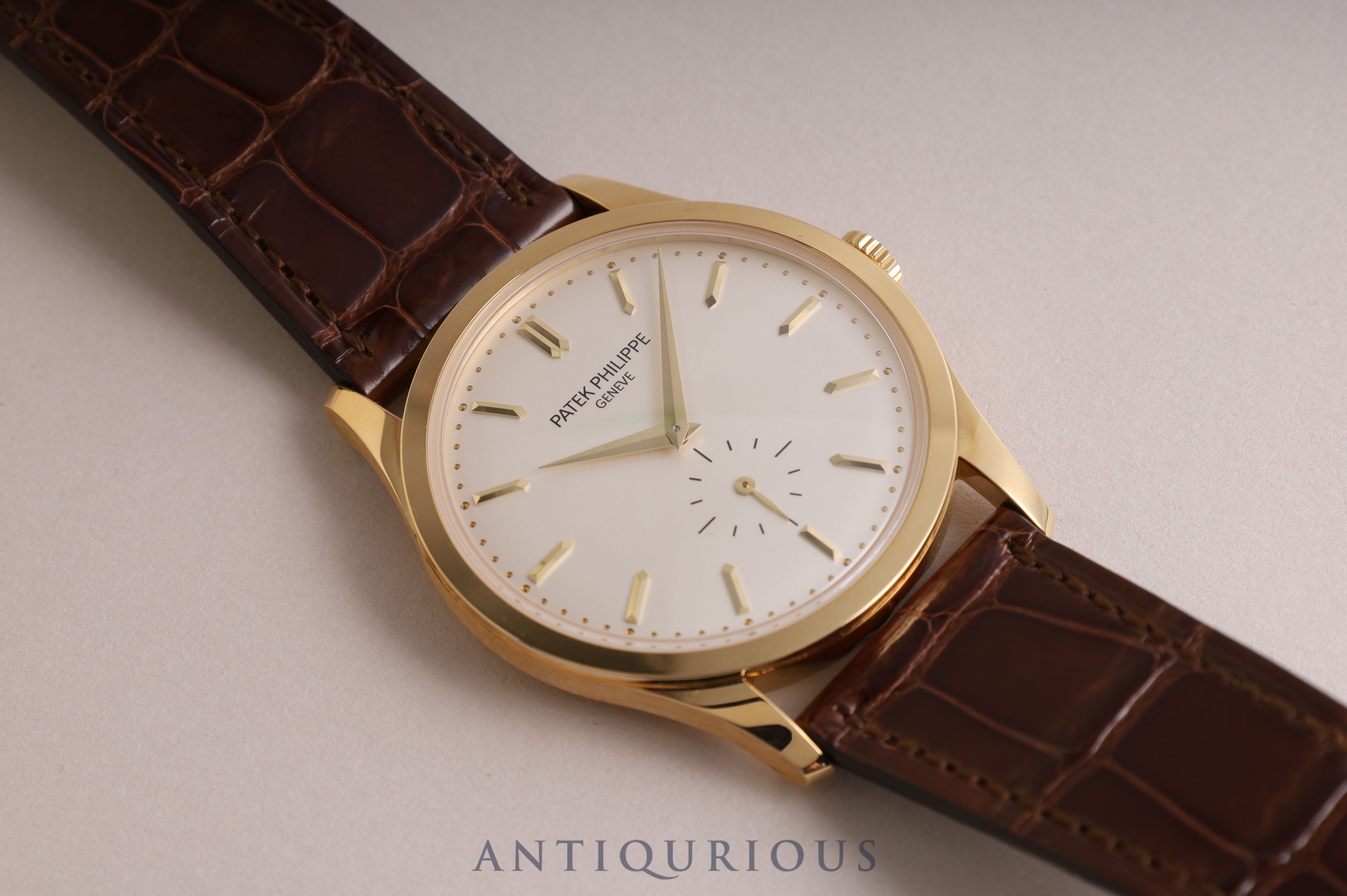Patek Philippe Calatrava 5196J-001