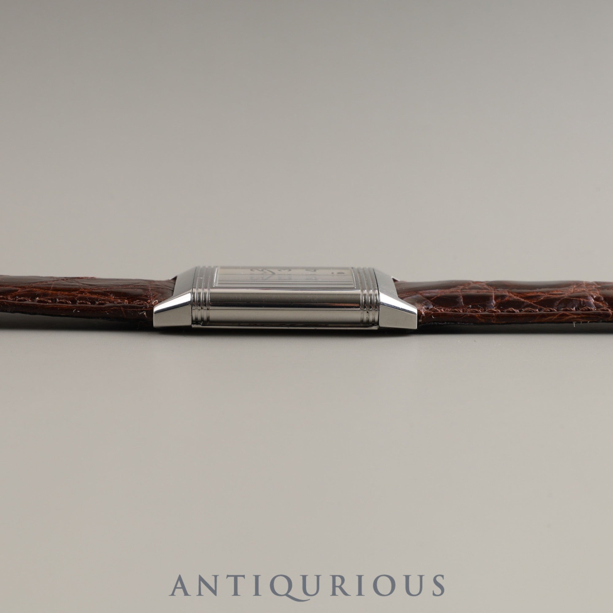 ジャガー・ルクルト レベルソクラシック 250.8.08 クォーツ Cal.608 SS 革 純正尾錠(SS)シルバー文字盤 ※裏彫りあり