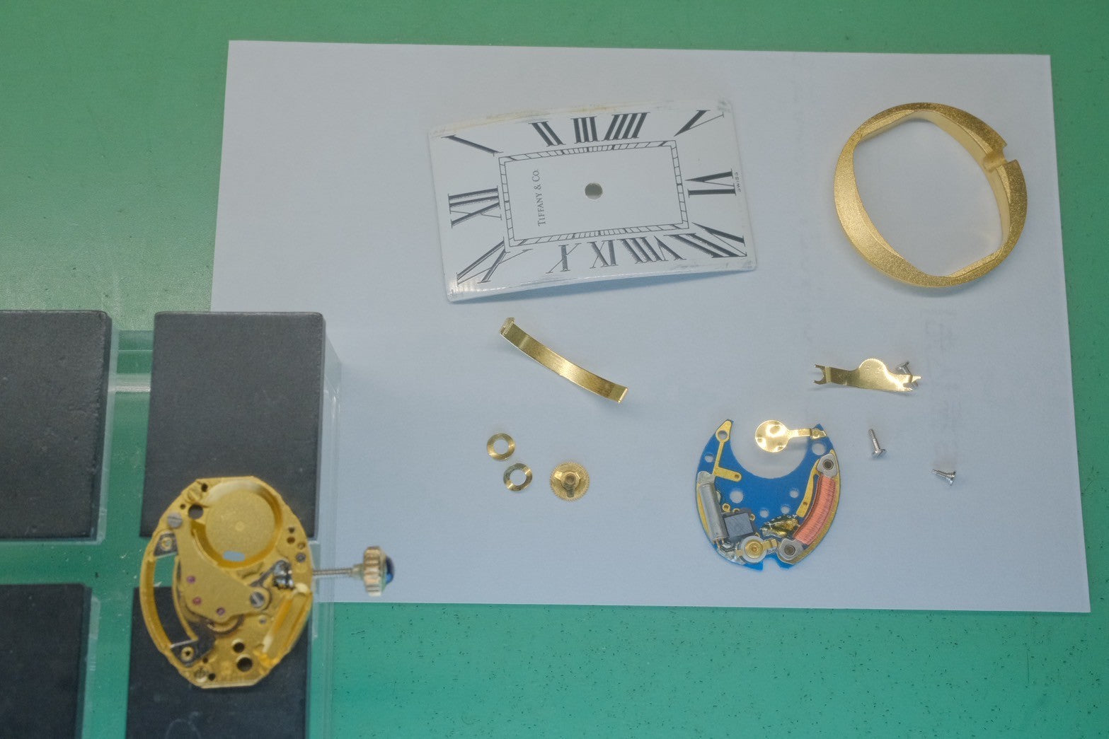 ティファニー クラシック カーブド タンク クォーツ Cal.7978.002 18K 革 純正尾錠(GP) ホワイト文字盤 オーバーホール済み