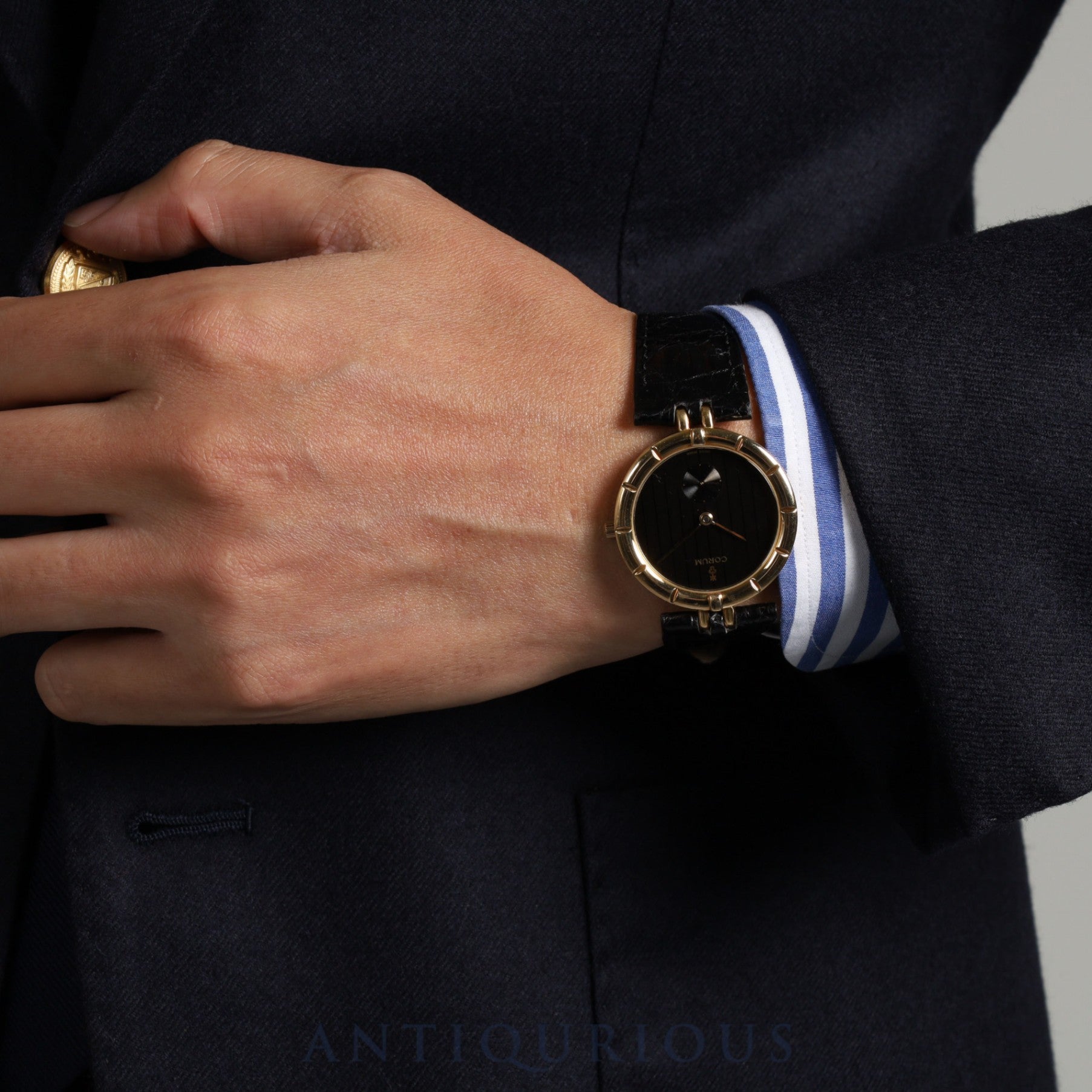 Corum Round 94.129.56 Quartz Cal.211 101 18KYG Leather Genuine Buckle (GP) Black Dial Box Warranty (1991) Overhauled