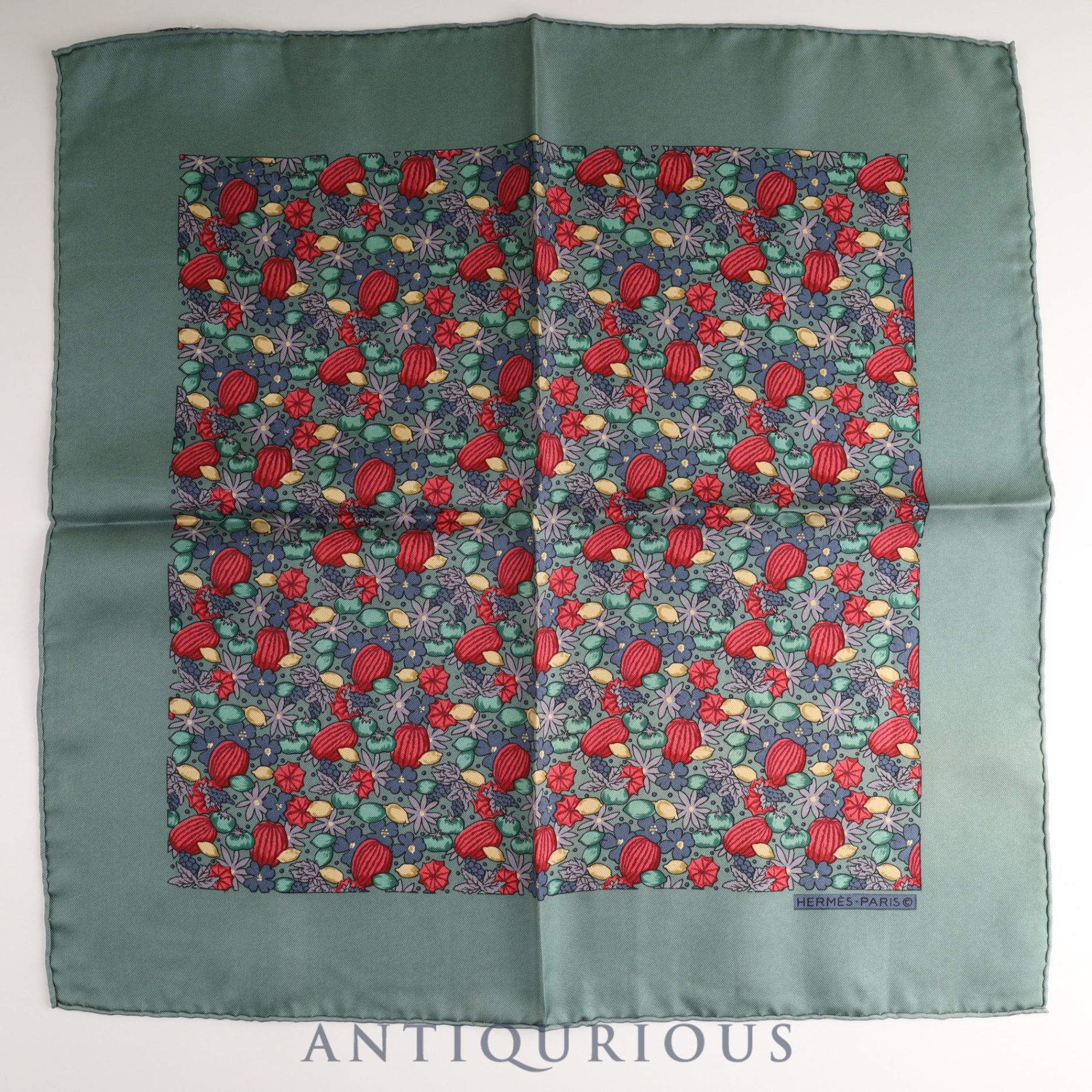 エルメス スカーフ カレ45 総柄 グリーン SILK100%
