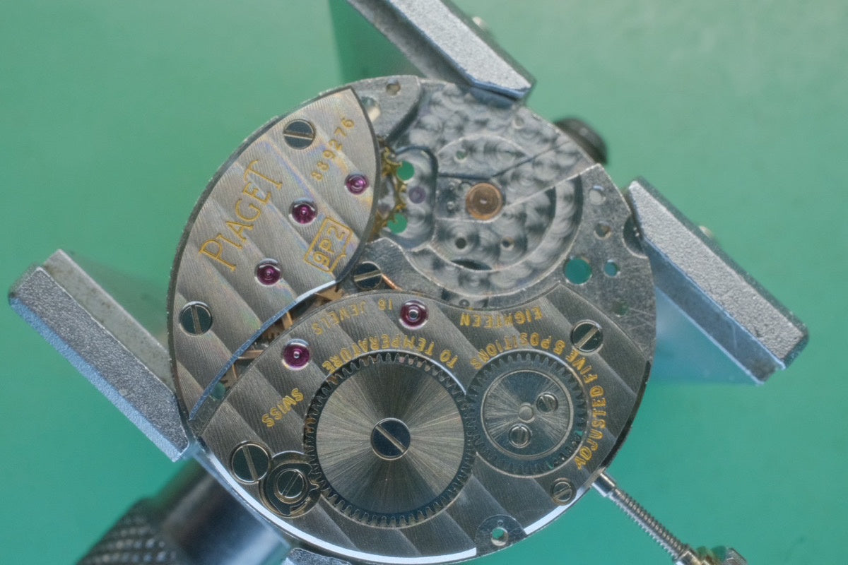 Piaget Round 90239 Manual Winding Caliber 9P2 750 Leather Genuine Buckle (750) Silver Dial Genuine Strap Overhauled