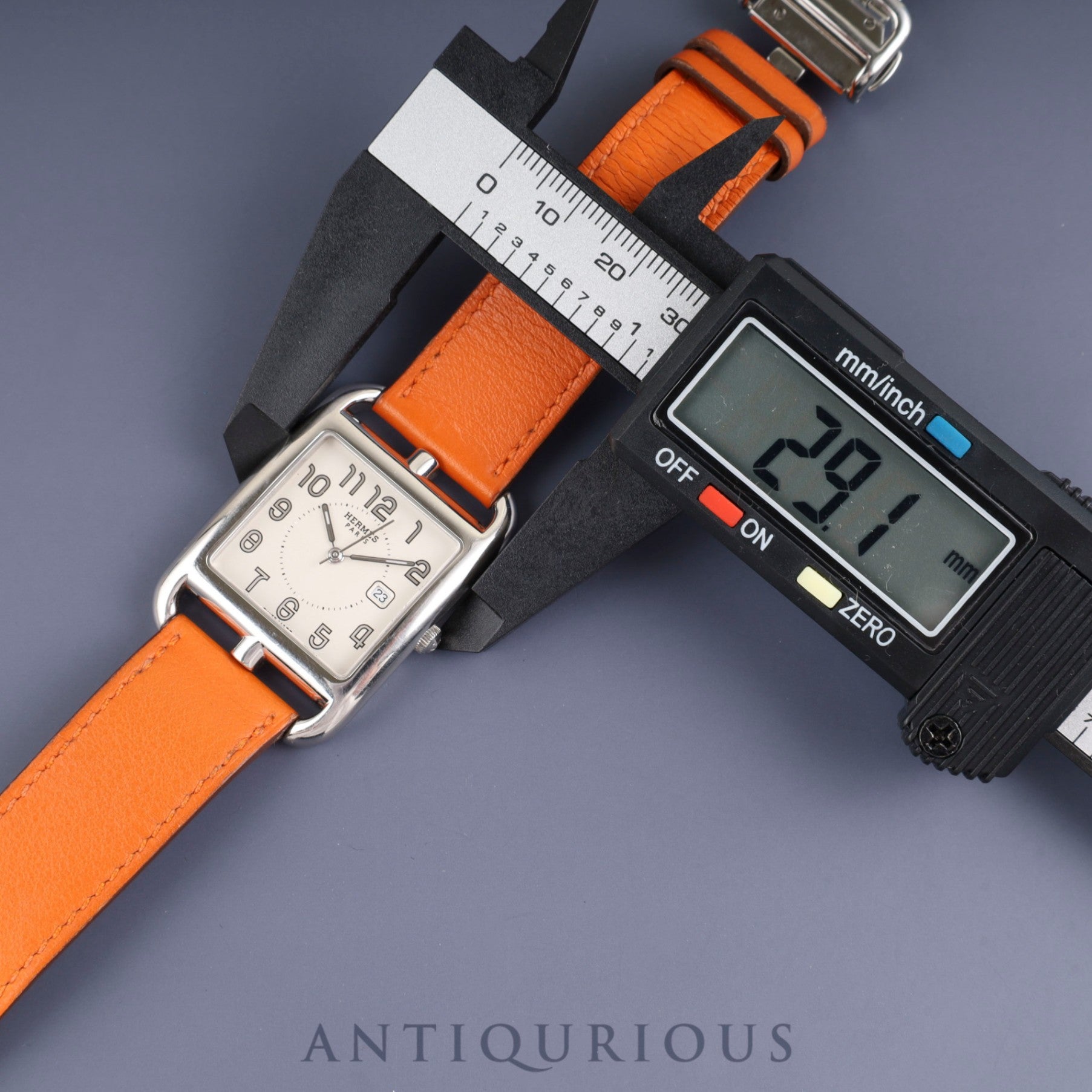 Hermès Cape Cod CC2.710 Quartz Movement, Stainless Steel, Genuine Leather Strap (L Stamp: 2008, Shows Signs of Use), Genuine D-Buckle (Stainless Steel), Silver Dial, Overhauled