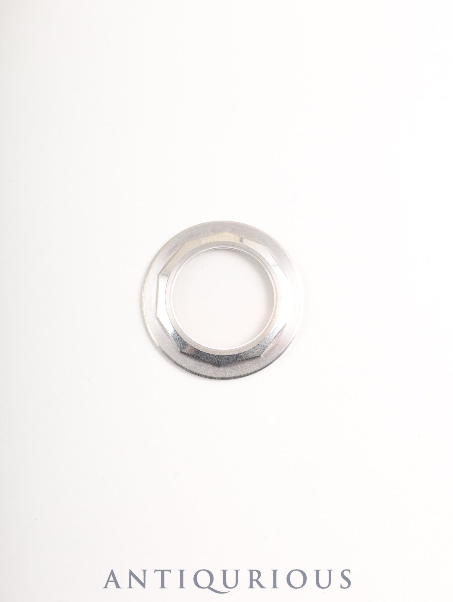 ヴァシュロン・コンスタンタン ラウンド 6903 手巻き Cal.1002/2 750WG 純正革ベルト 純正ピンバックル(750WG)シルバー文字盤(V&C)保証書(1973年)アーカイヴ(2020年発行)スケルトン裏蓋 オーバーホール済み