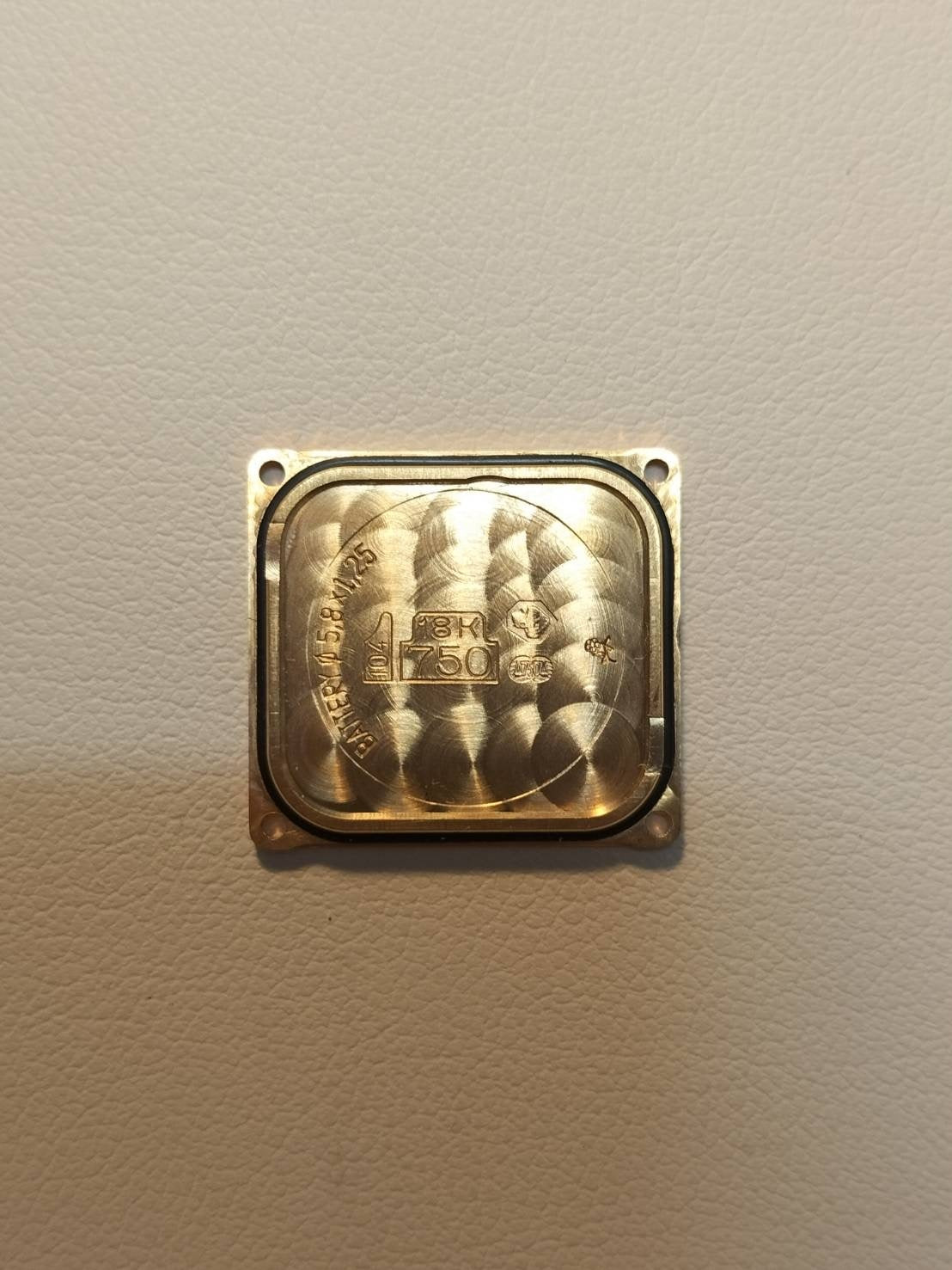 カルティエ タンクフランセーズ SM W5000256 / 1820 クォーツ Cal.018B 750 革 純正尾錠(GP)ホワイトローマン文字盤 オーバーホール済み