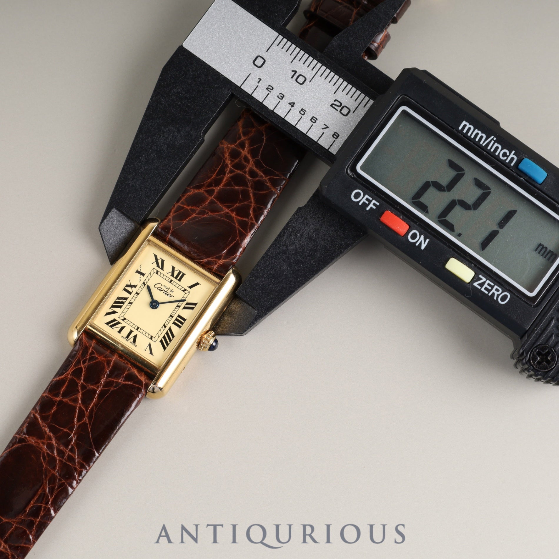 カルティエ マストタンク MM 2415 クォーツ Cal.057 SV925 革 純正尾錠(GP) アイボリーローマン文字盤(ガラス小傷) 箱 冊子 保証書(2004年)オーバーホール済み