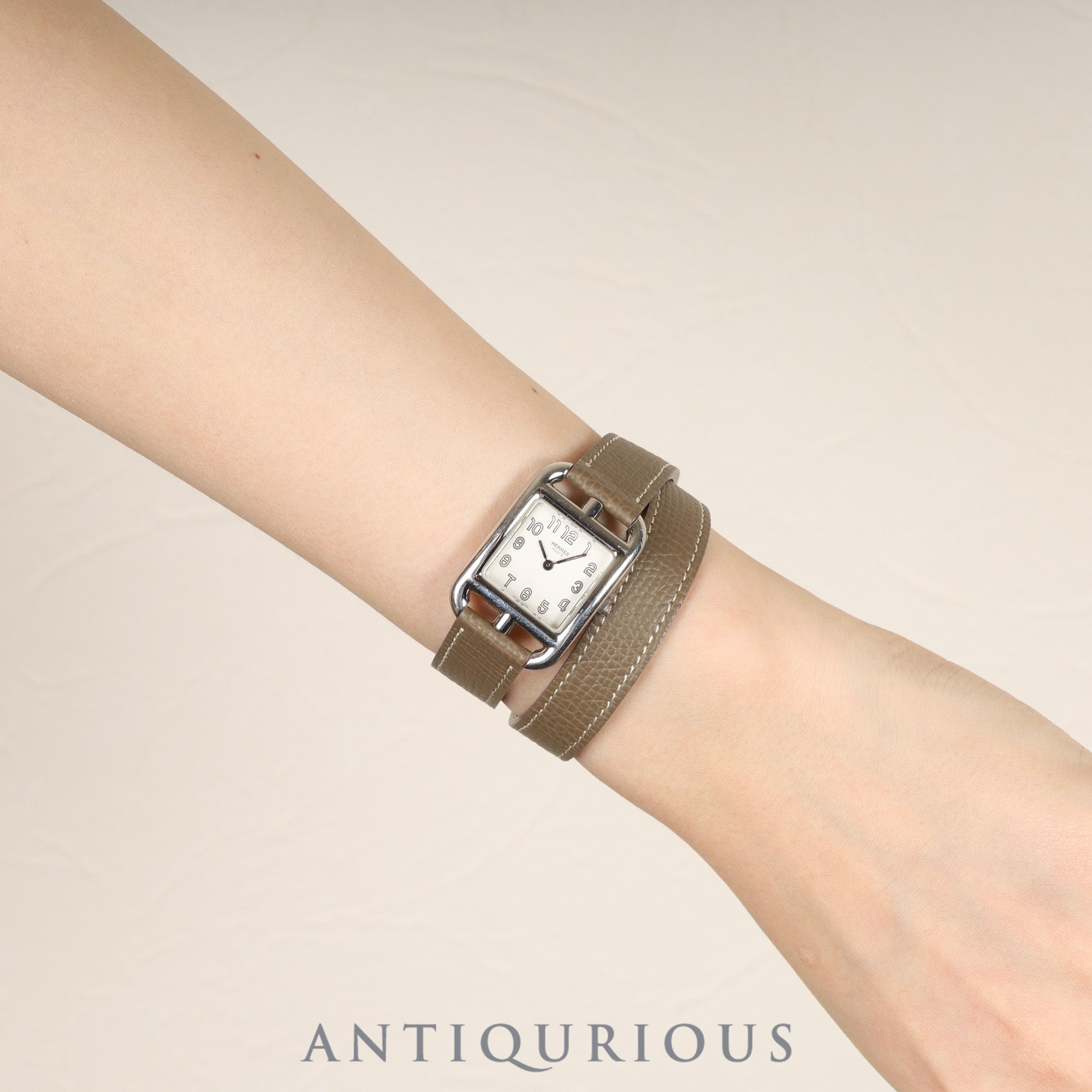 Hermès Cape Cod CC1.210 Quartz Caliber 976.001 Stainless Steel Leather Strap with Genuine Stainless Steel Buckle, White Arabic Dial, Genuine Leather Strap (Slightly Used, Engraving Unreadable), Overhauled