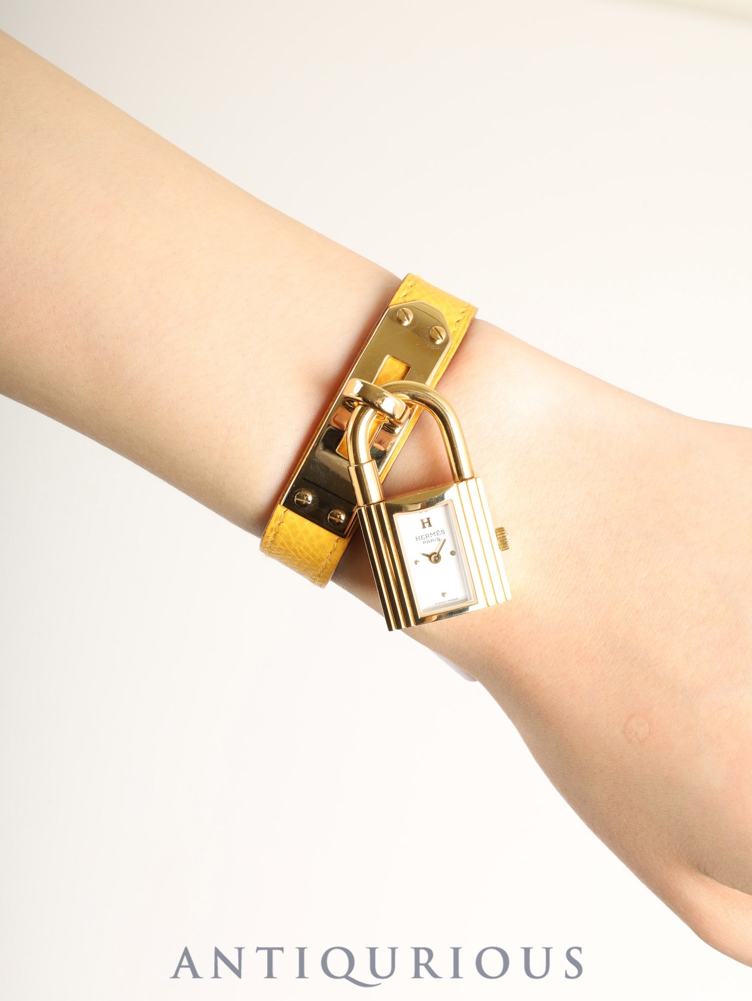 エルメス ケリーウォッチ KE1.210 クォーツ Cal.100.106 GP 純正革ベルト(□A刻印:1997年 ) 純正尾錠(GP) ホワイト文字盤 箱 ケース 冊子 保証書(2001年)オーバーホール済み