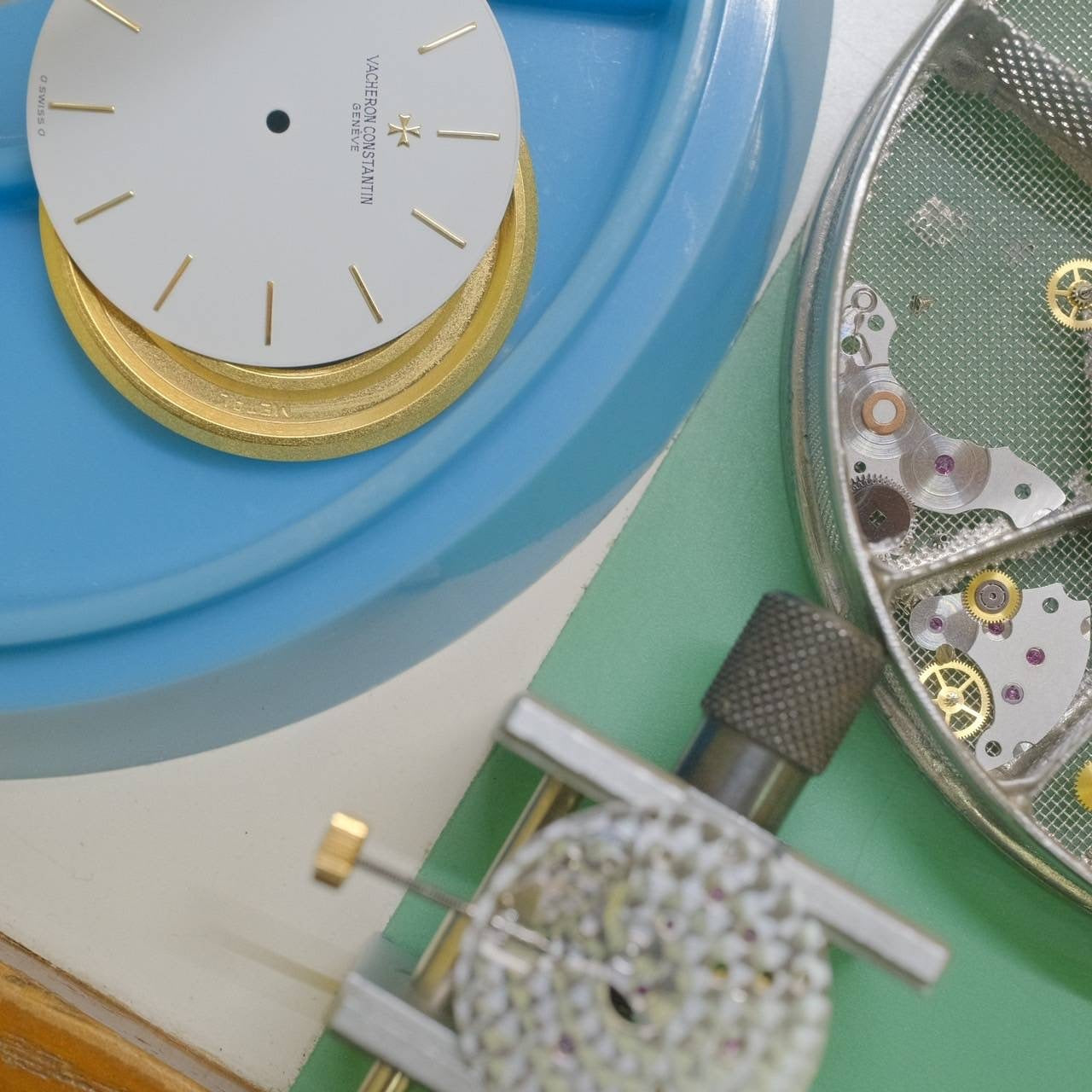 ヴァシュロン・コンスタンタン エッセンシャル 31039 手巻き Cal.1132 YG 革 純正尾錠(750)ホワイト文字盤
