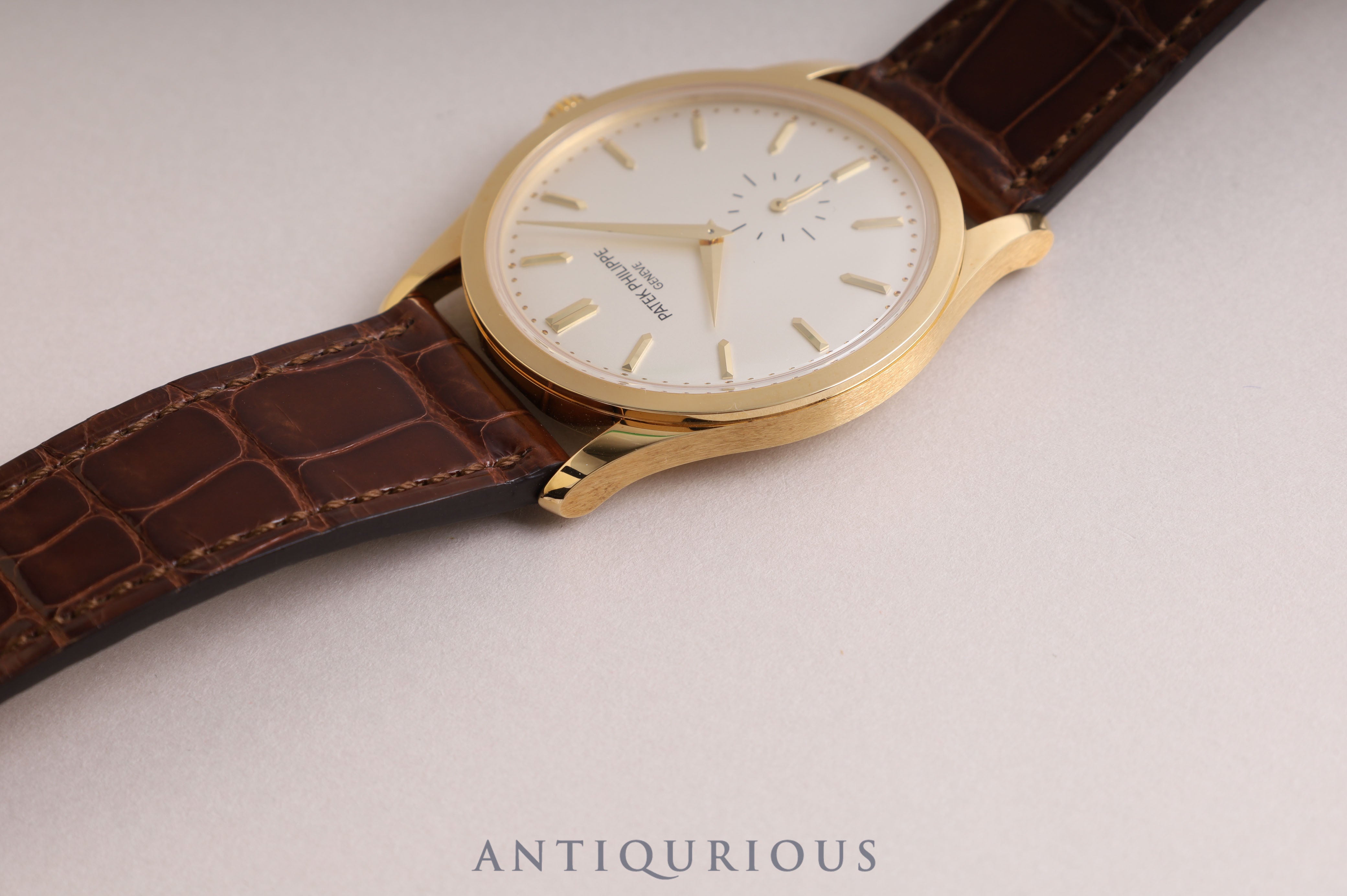Patek Philippe Calatrava 5196J-001