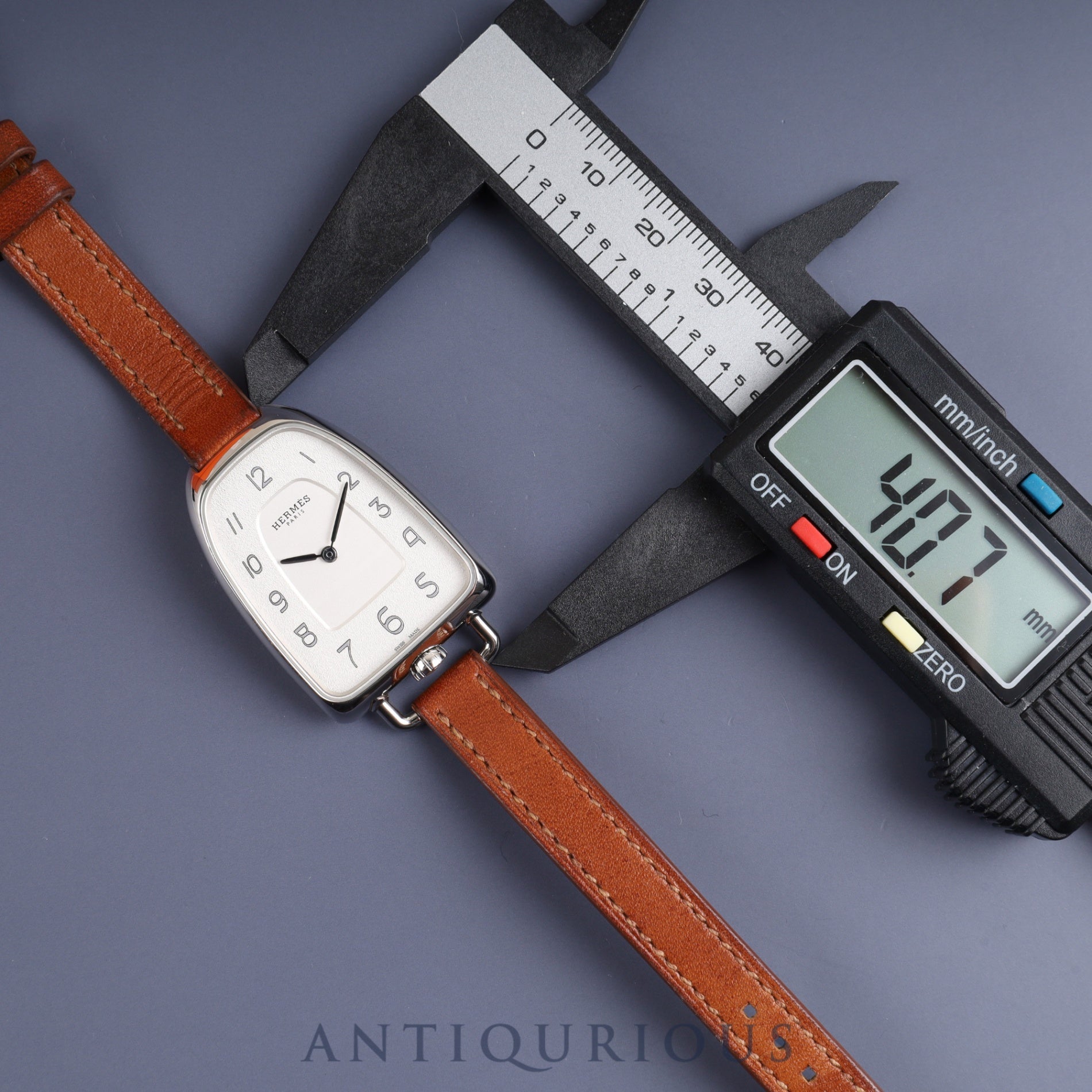 Hermes Galop GM GA1.210 Quartz SS Genuine leather strap (D stamp: 2019) Genuine buckle (SS) Silver dial Box Warranty (2019) Overhauled