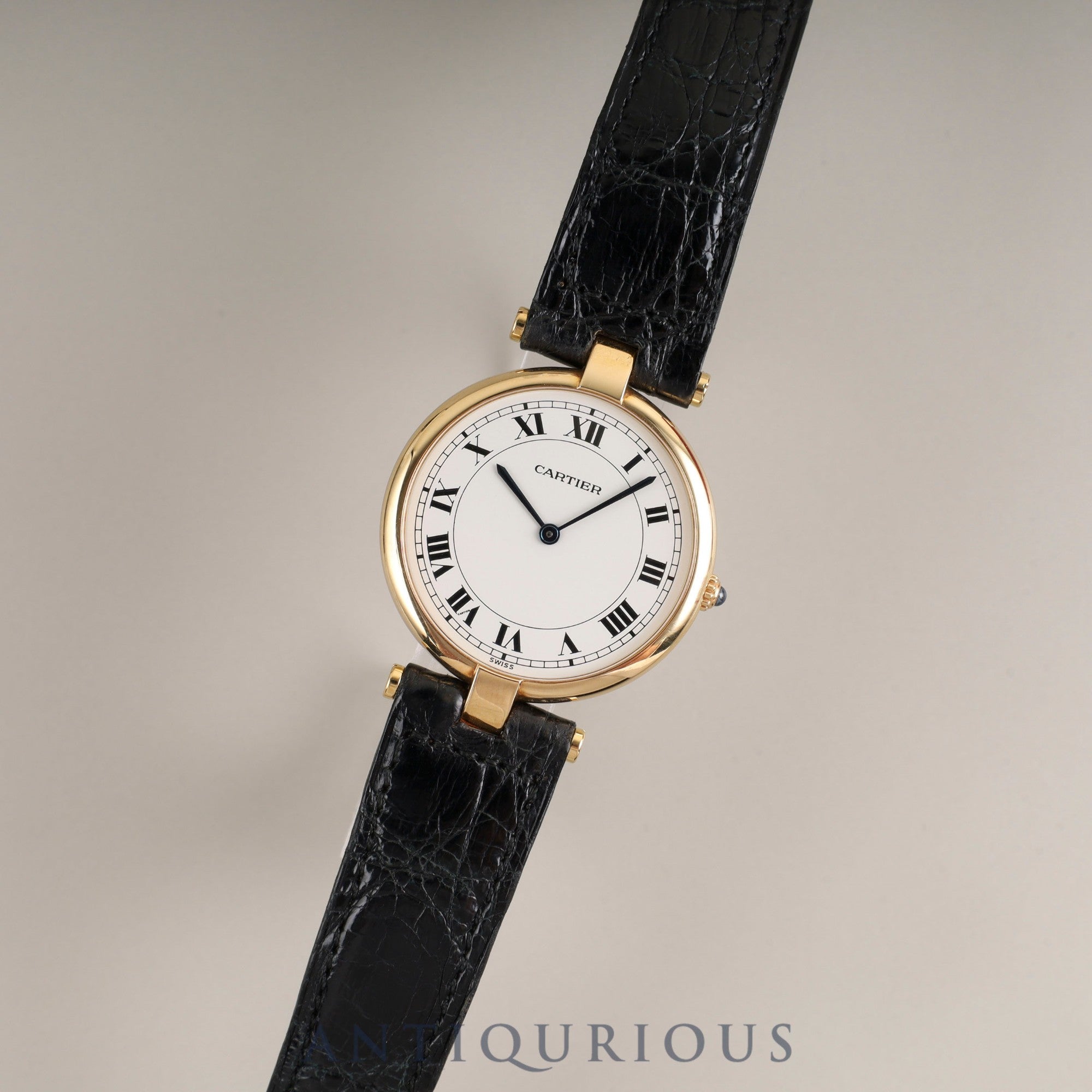 Cartier Vendôme VLC LM 881001 Quartz Cal.-750 with genuine leather strap and genuine buckle (GP). White Roman dial, 30mm. Boxed and overhauled.