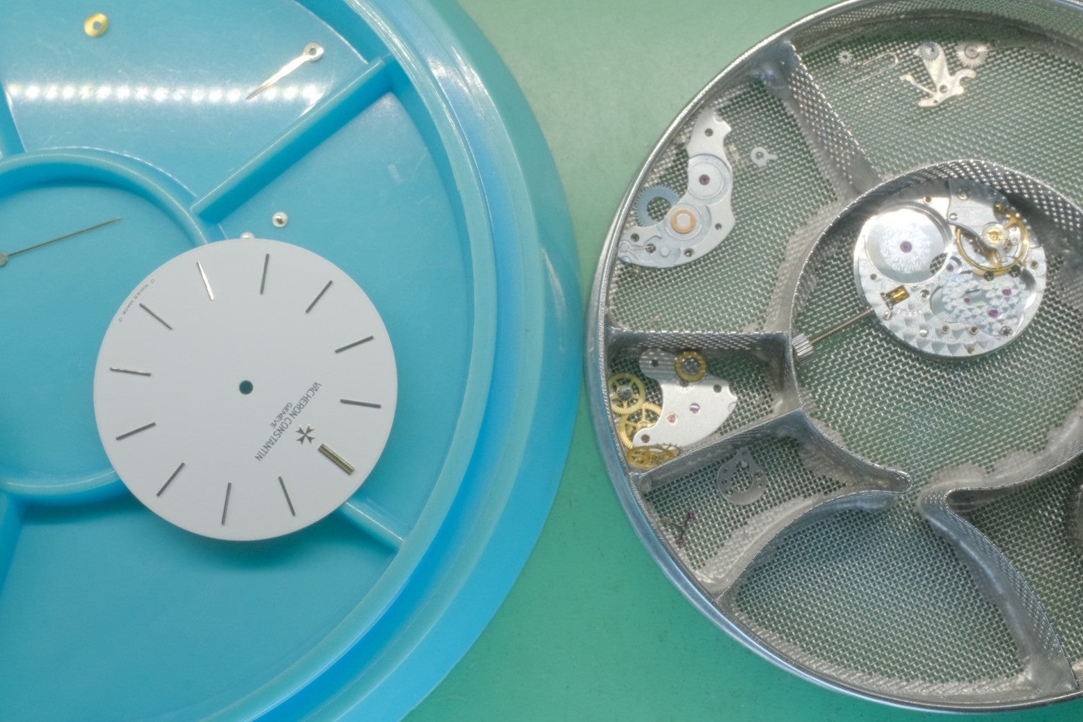 ヴァシュロン・コンスタンタン エッセンシャル 31160 / 000G 手巻き Cal.1132.2 750WG 革 純正尾錠(750WG) ホワイト文字盤 箱 ケース 冊子 保証書(2002年) オーバーホール済み